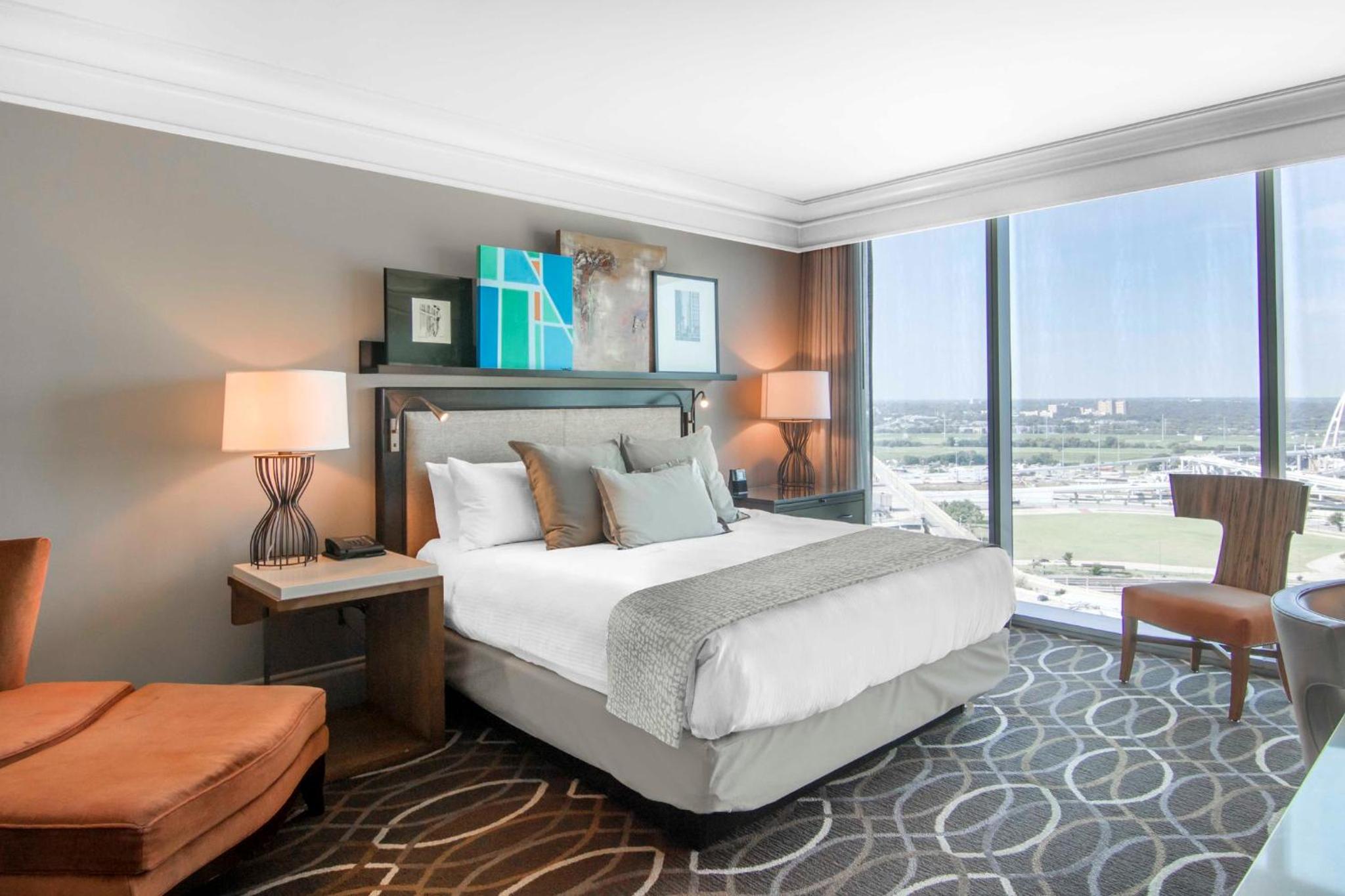 Deluxe King Room - Photo 3