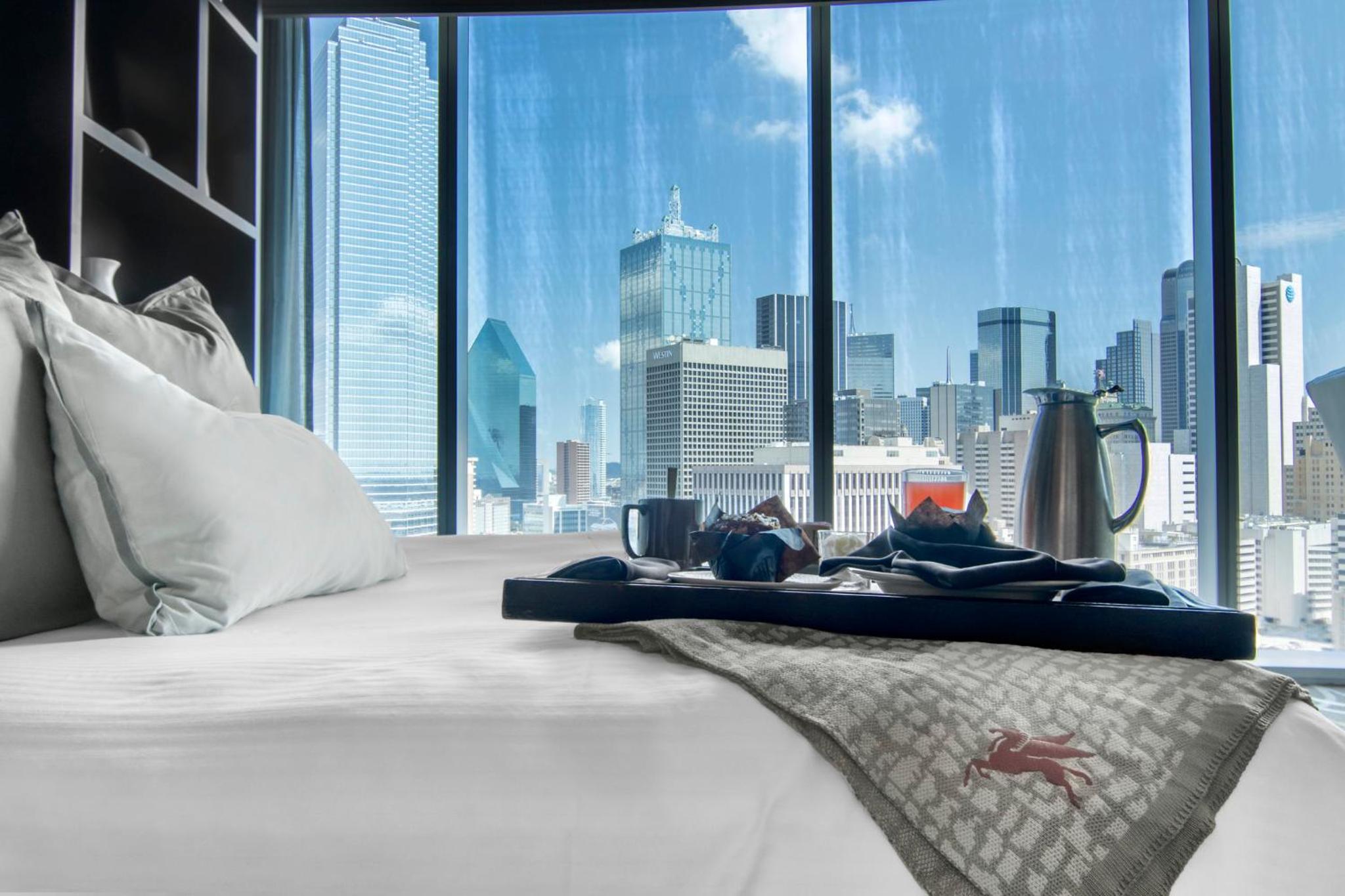Premier Executive King Room - City View