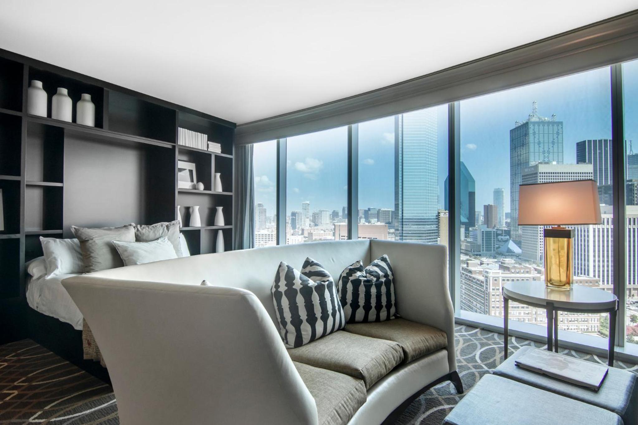 Premier Executive King Room - Photo 8