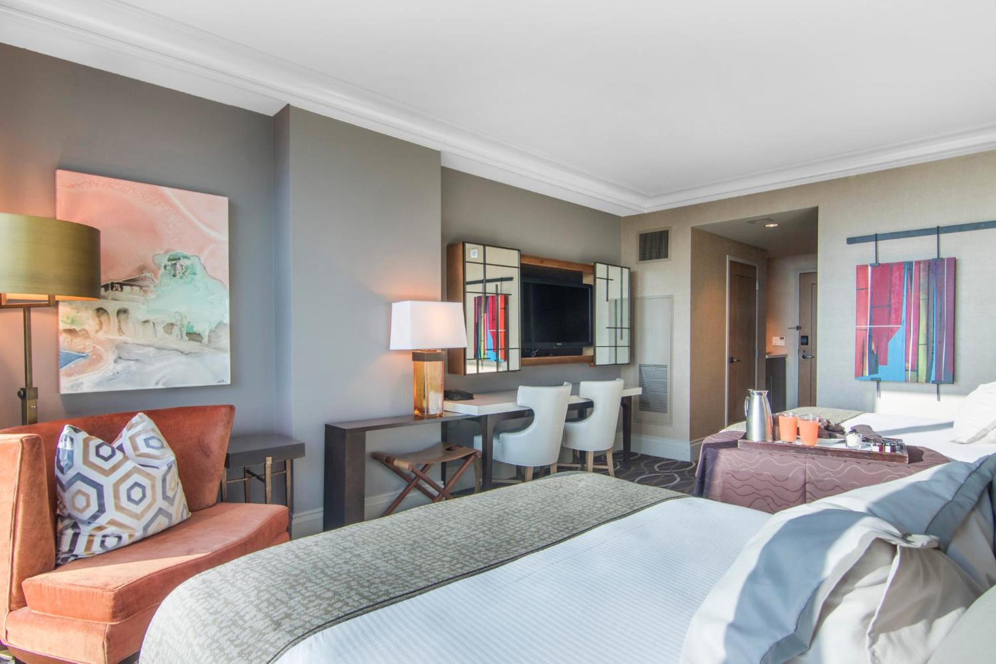 Premier Queen Room with Two Queen Beds - Photo 8