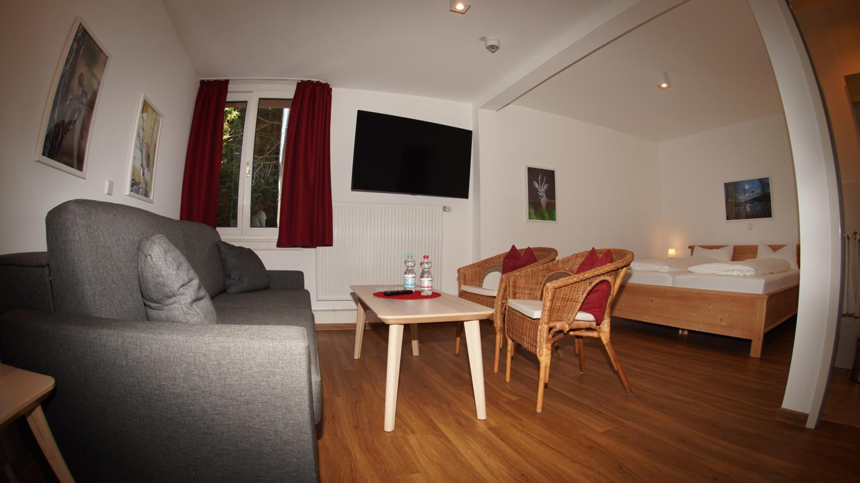 Large Double Room - Photo 2