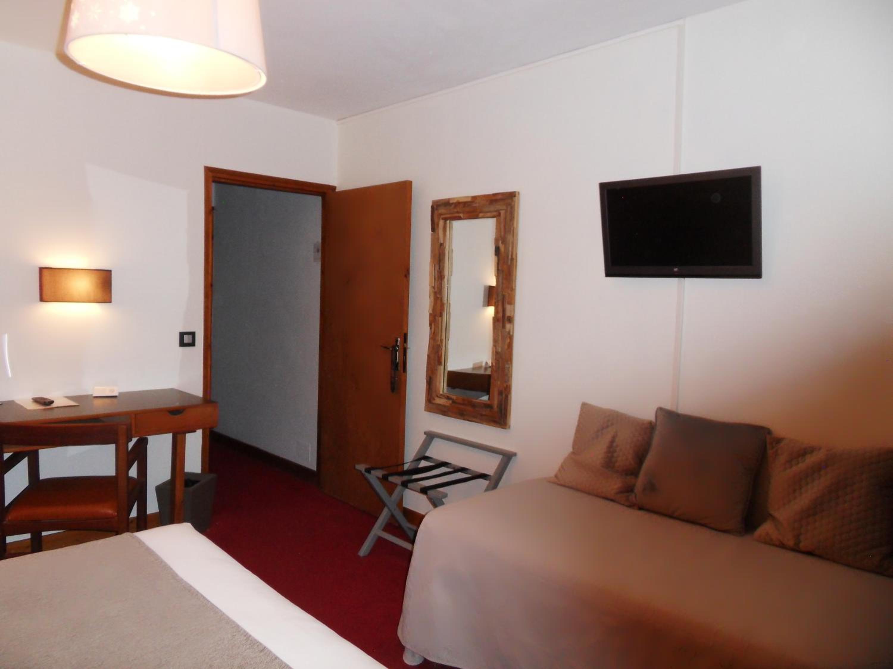 Double Room with Pool View photo 2