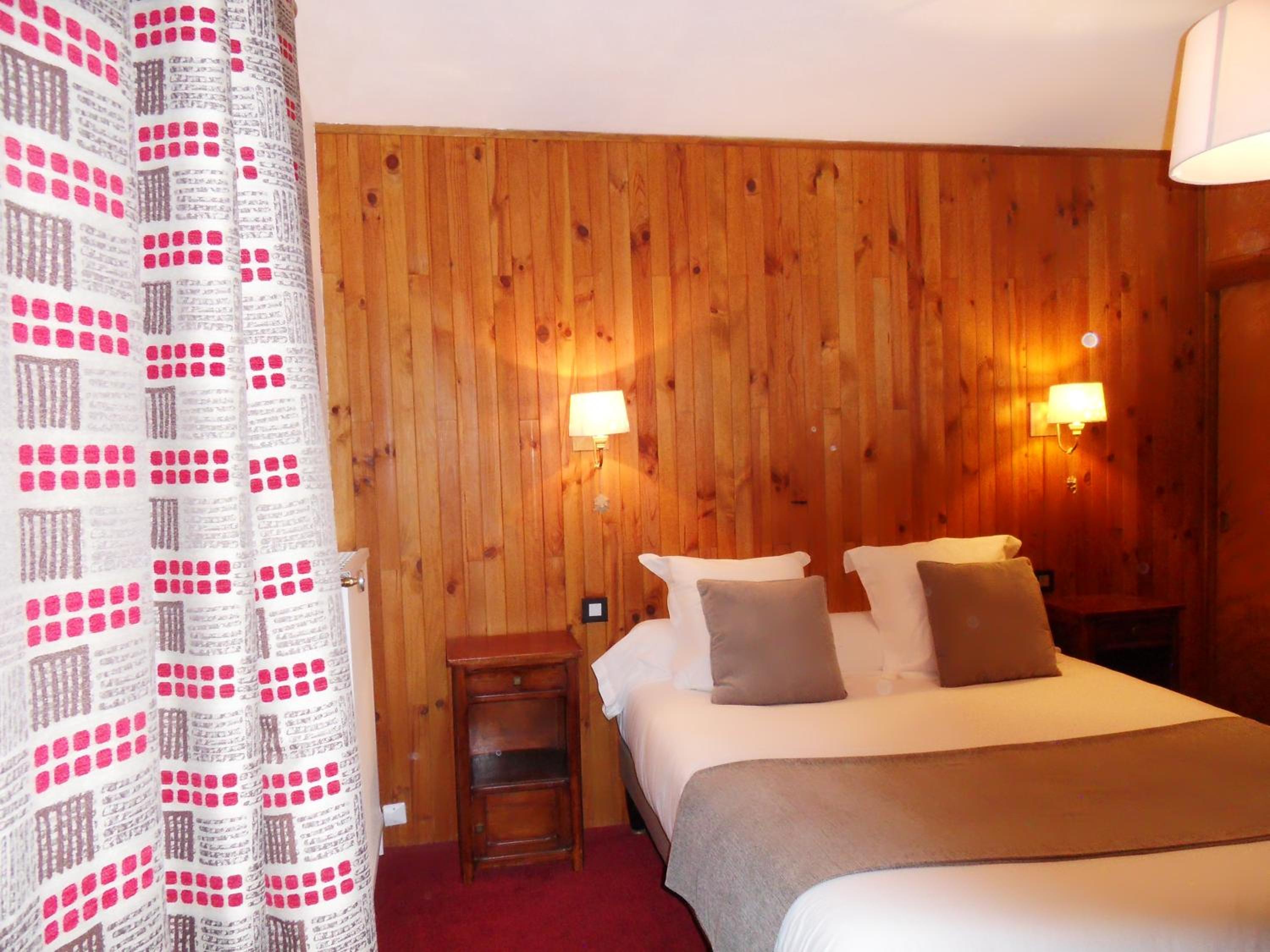 Double Room with Pool View photo 3