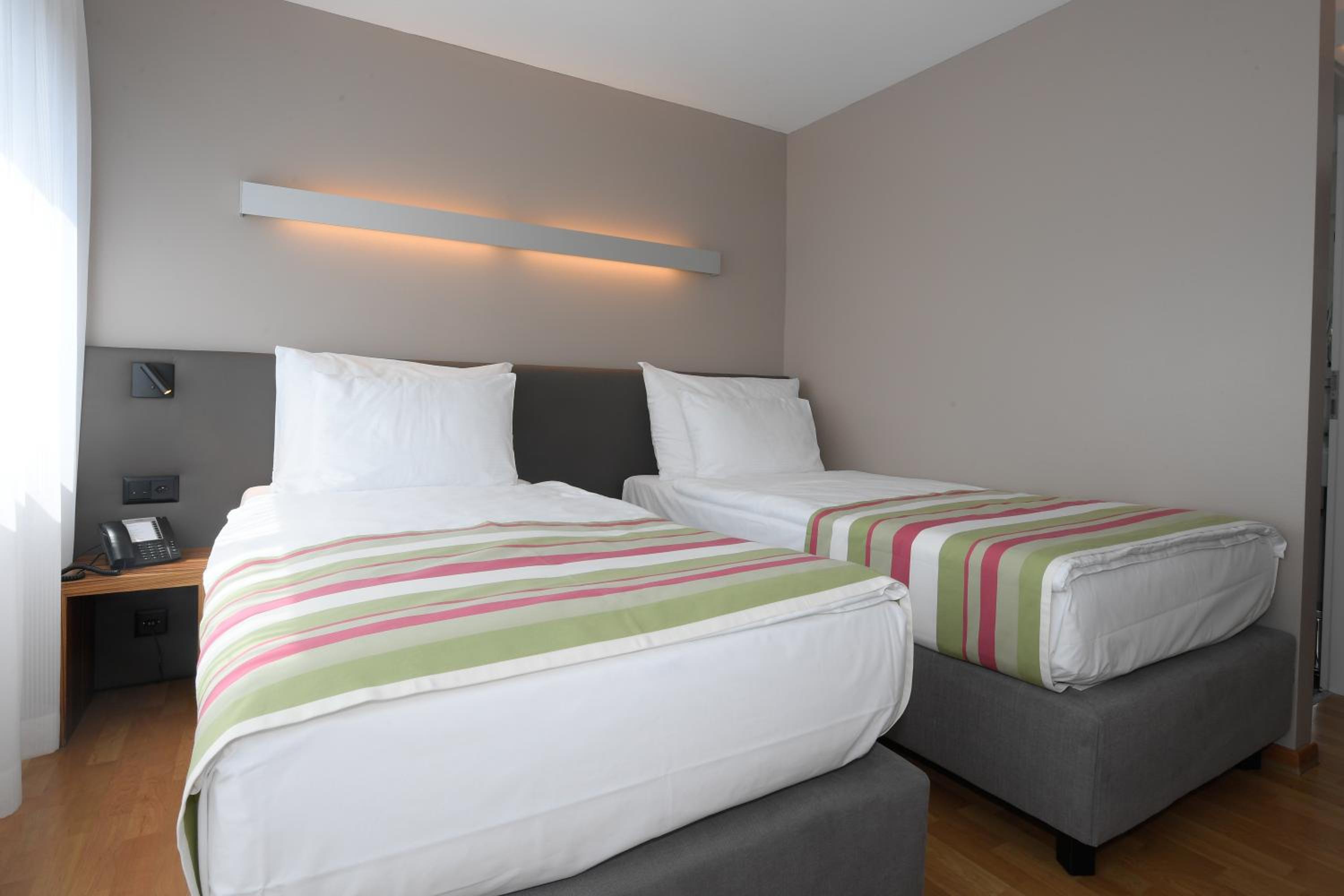 Standard Twin Room photo 3