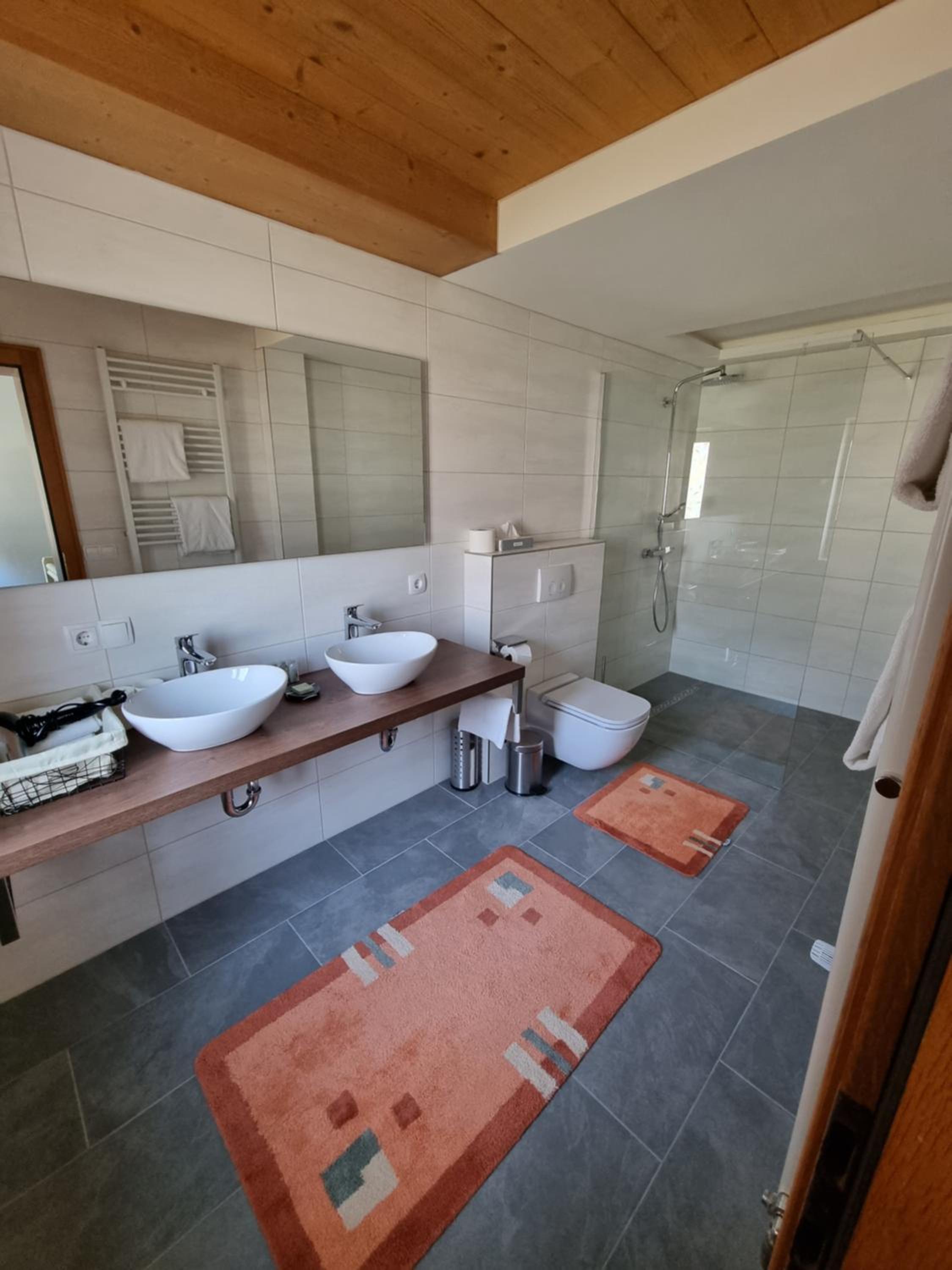 Apartment - Split Level photo 2