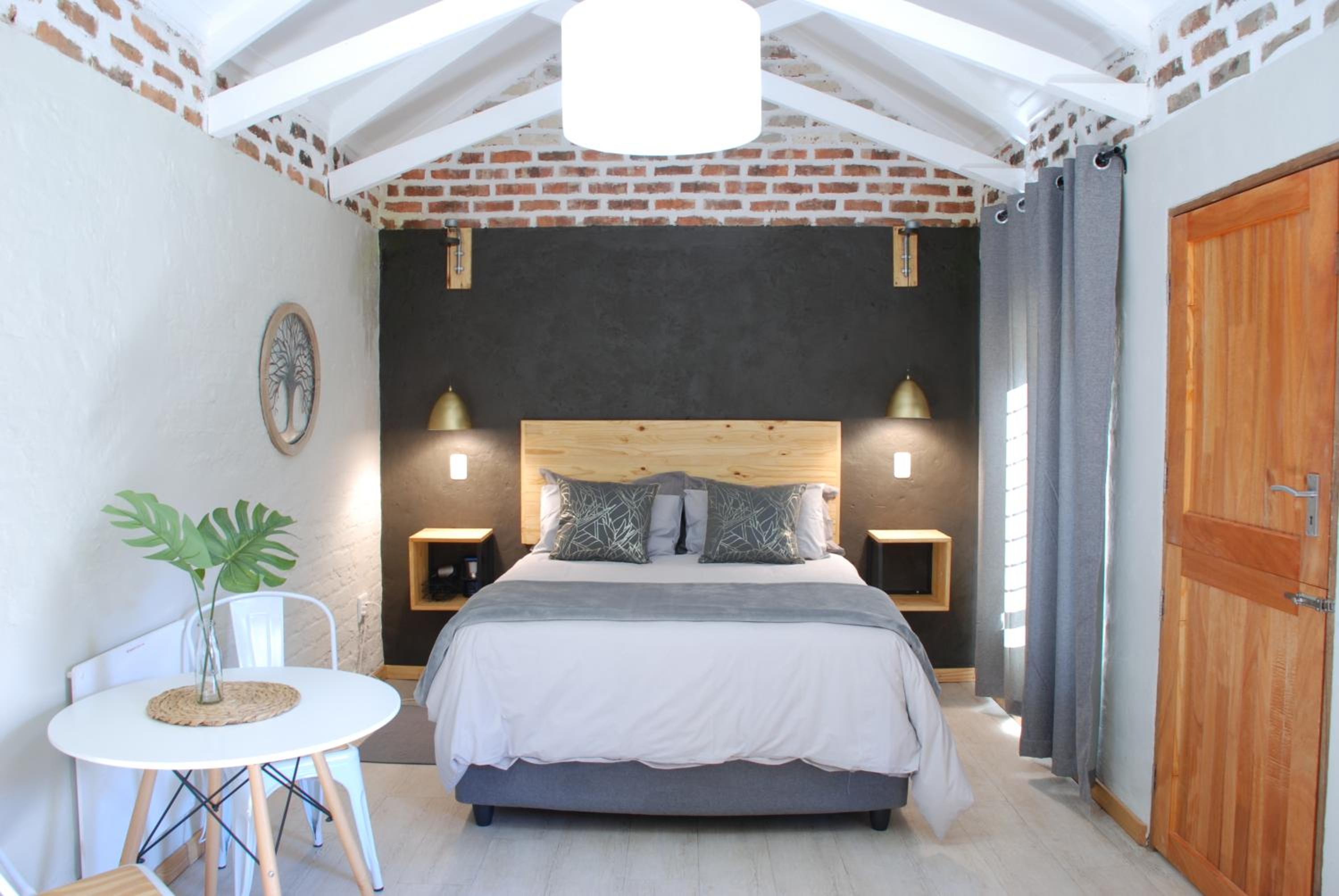Basic Queen Room