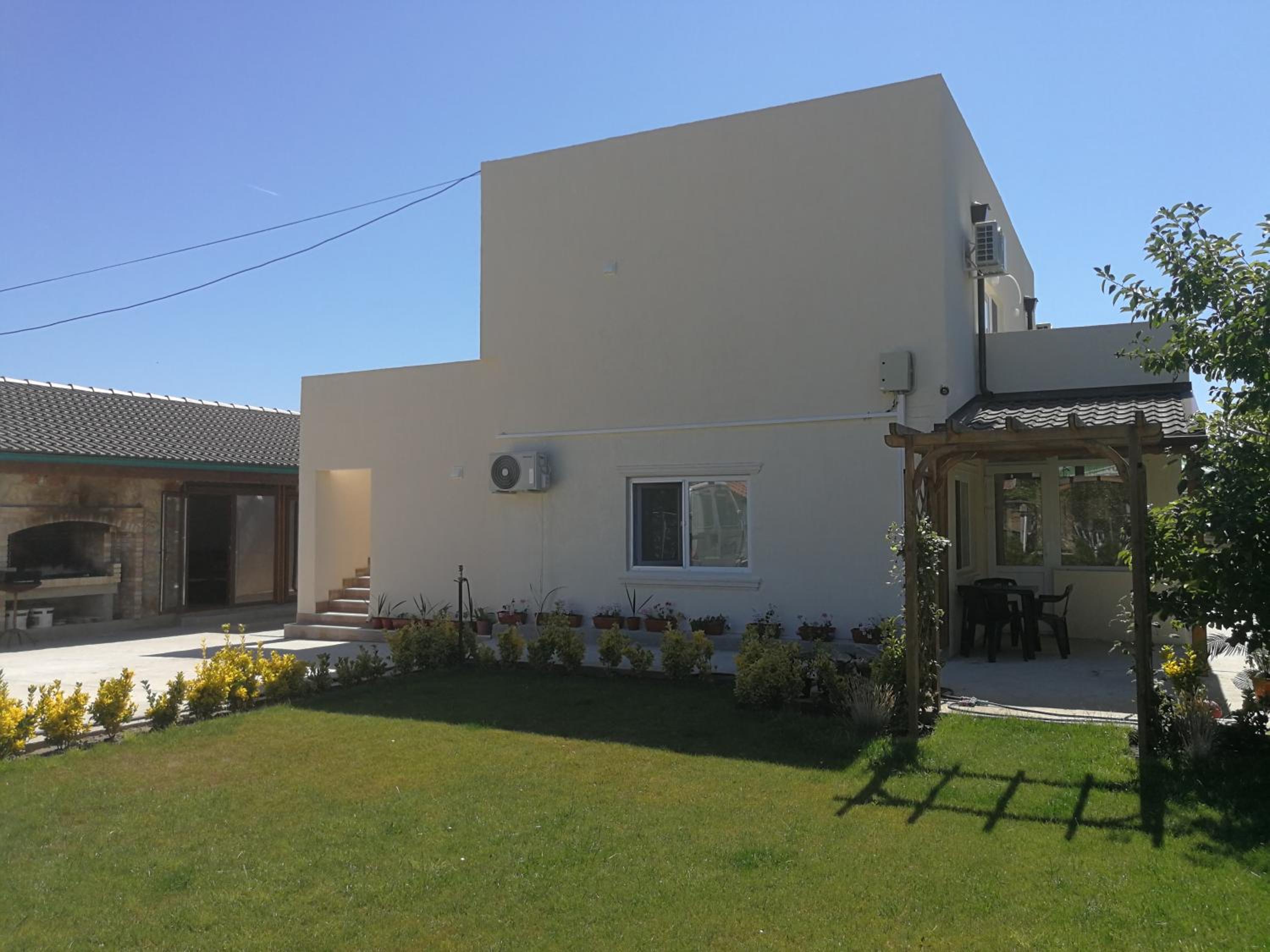 Villa photo 2