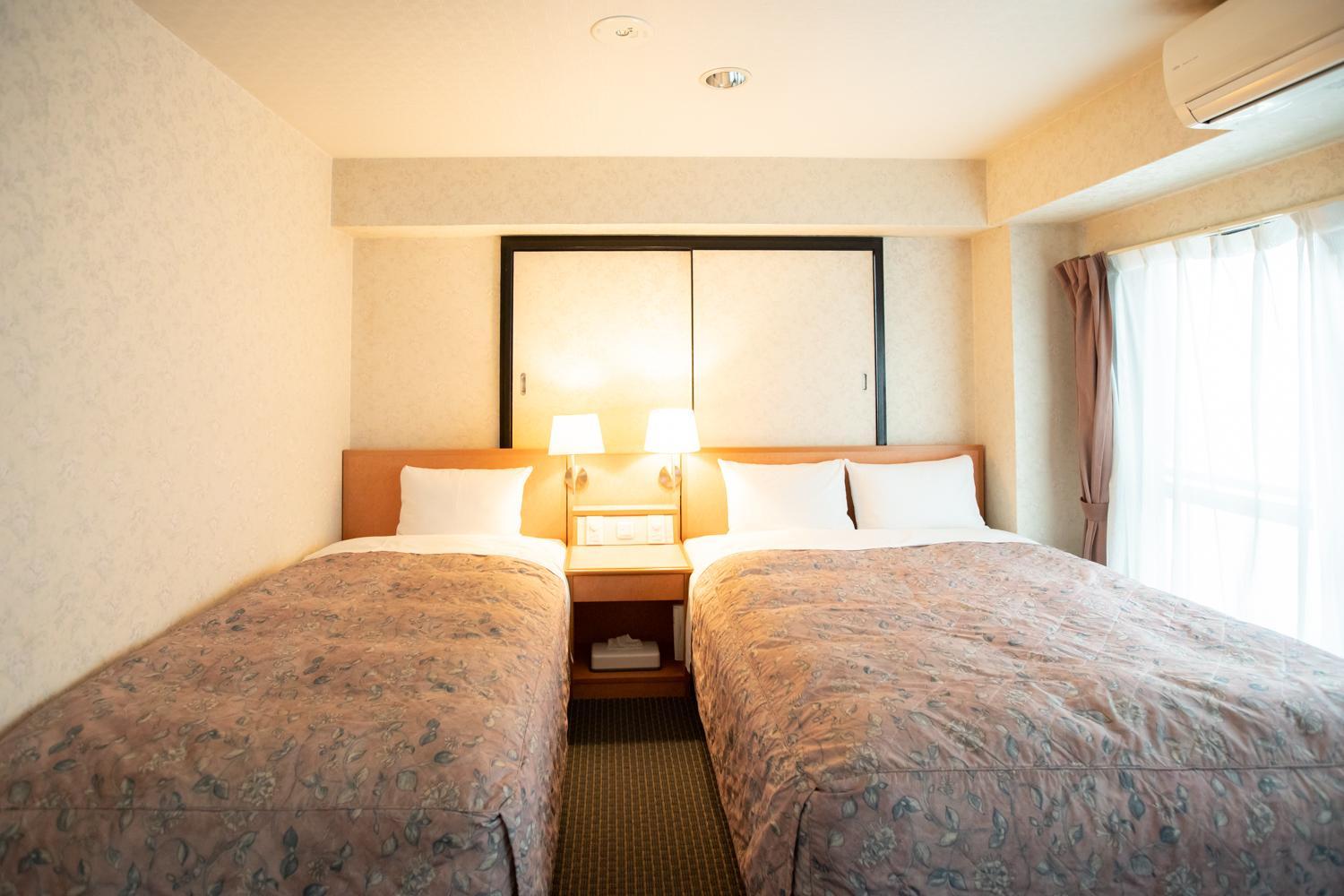 Deluxe Twin Room - Non-Smoking - Check-out at 12:00 pm