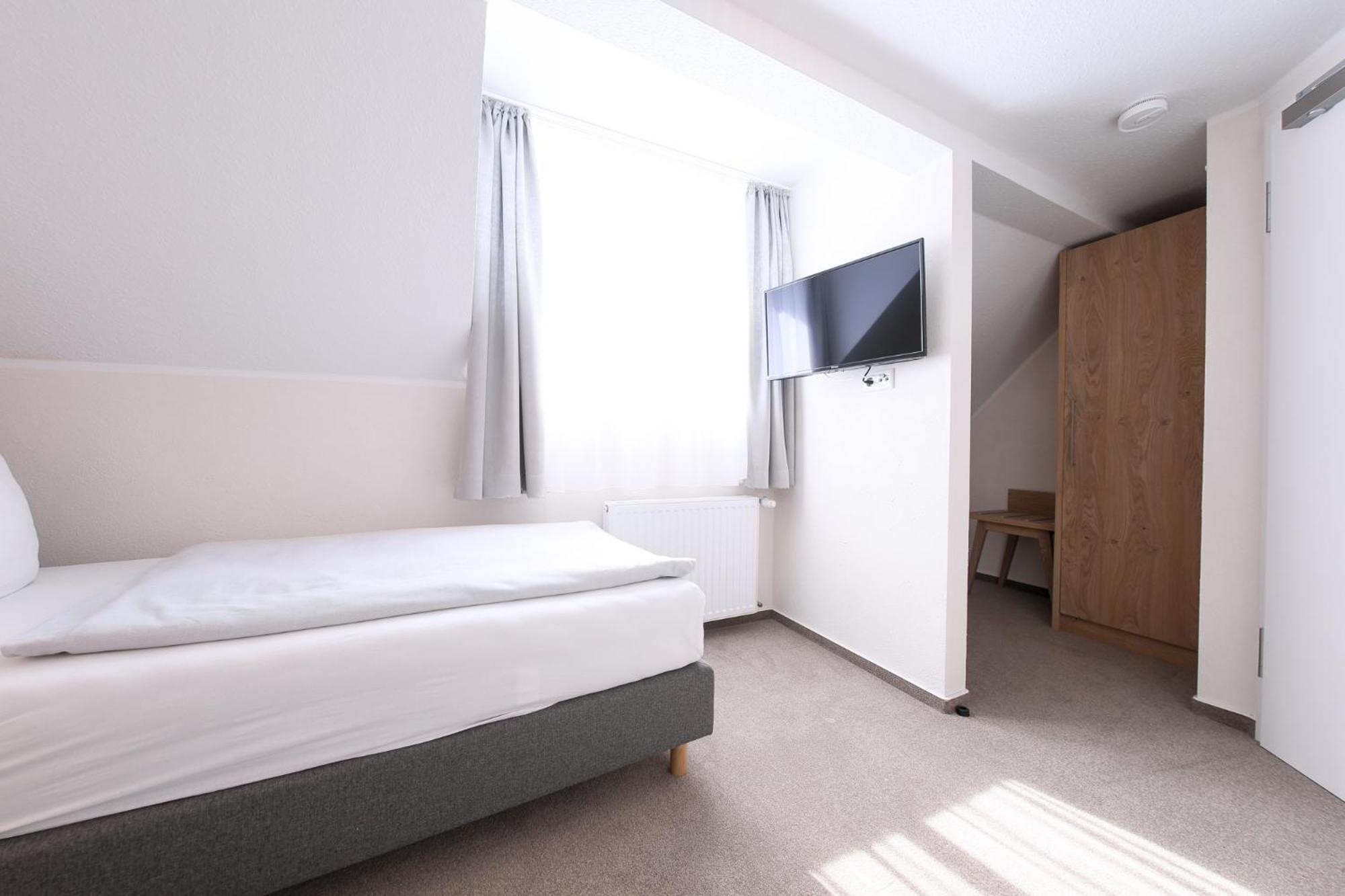 Standard Single Room photo 2