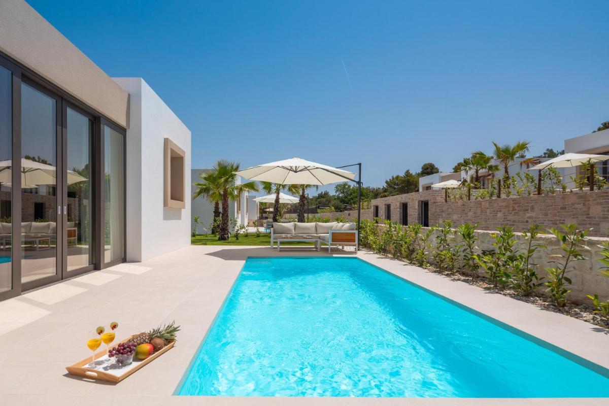 Villa with Private Pool photo 3