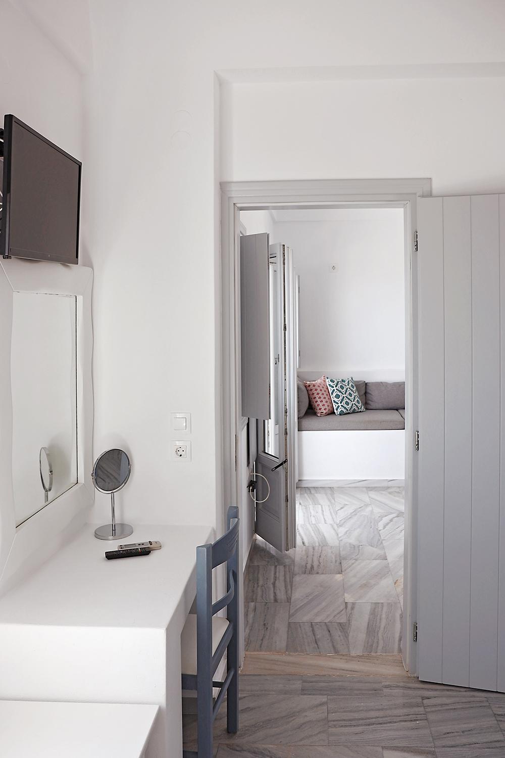 Premium Suite with Sea View - Photo 24