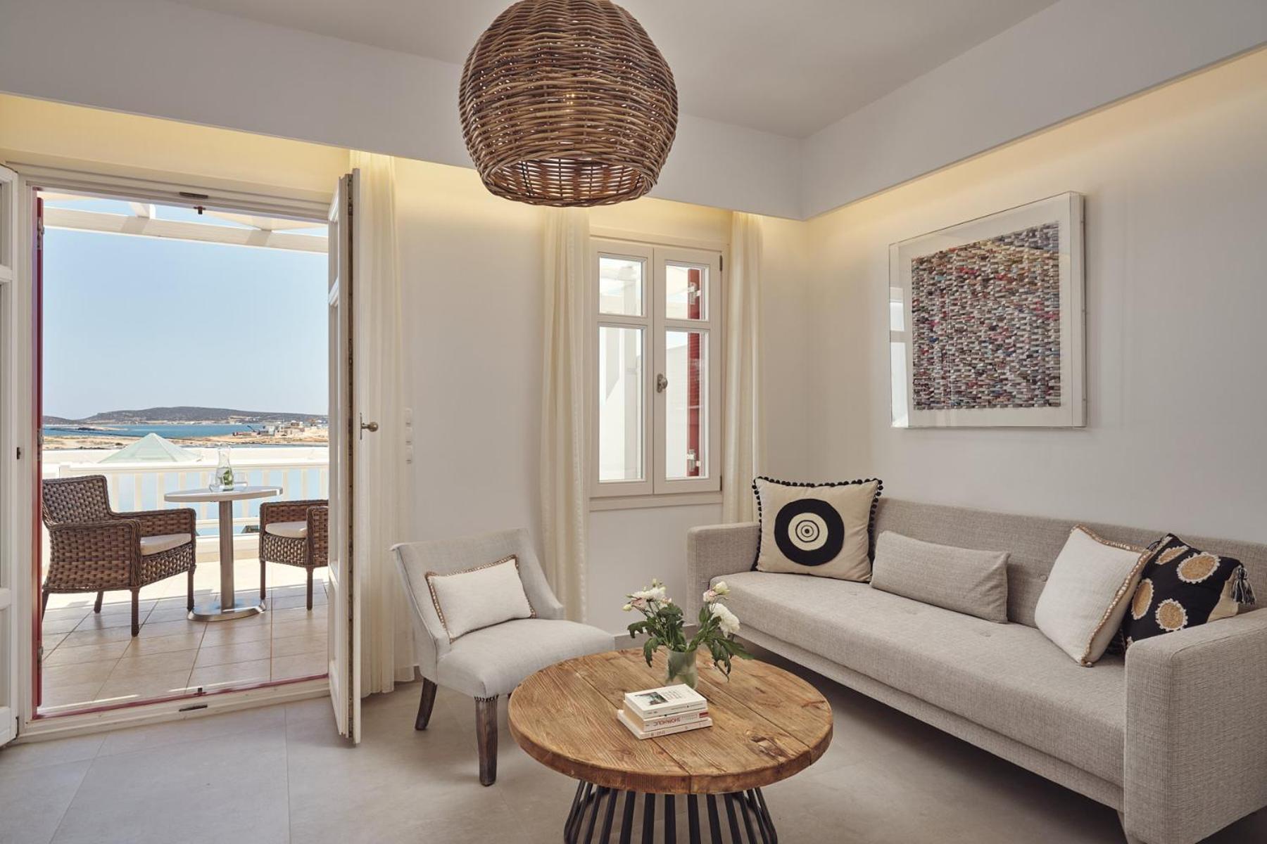 Deluxe Suite with Sea View and Hot Tub photo 2