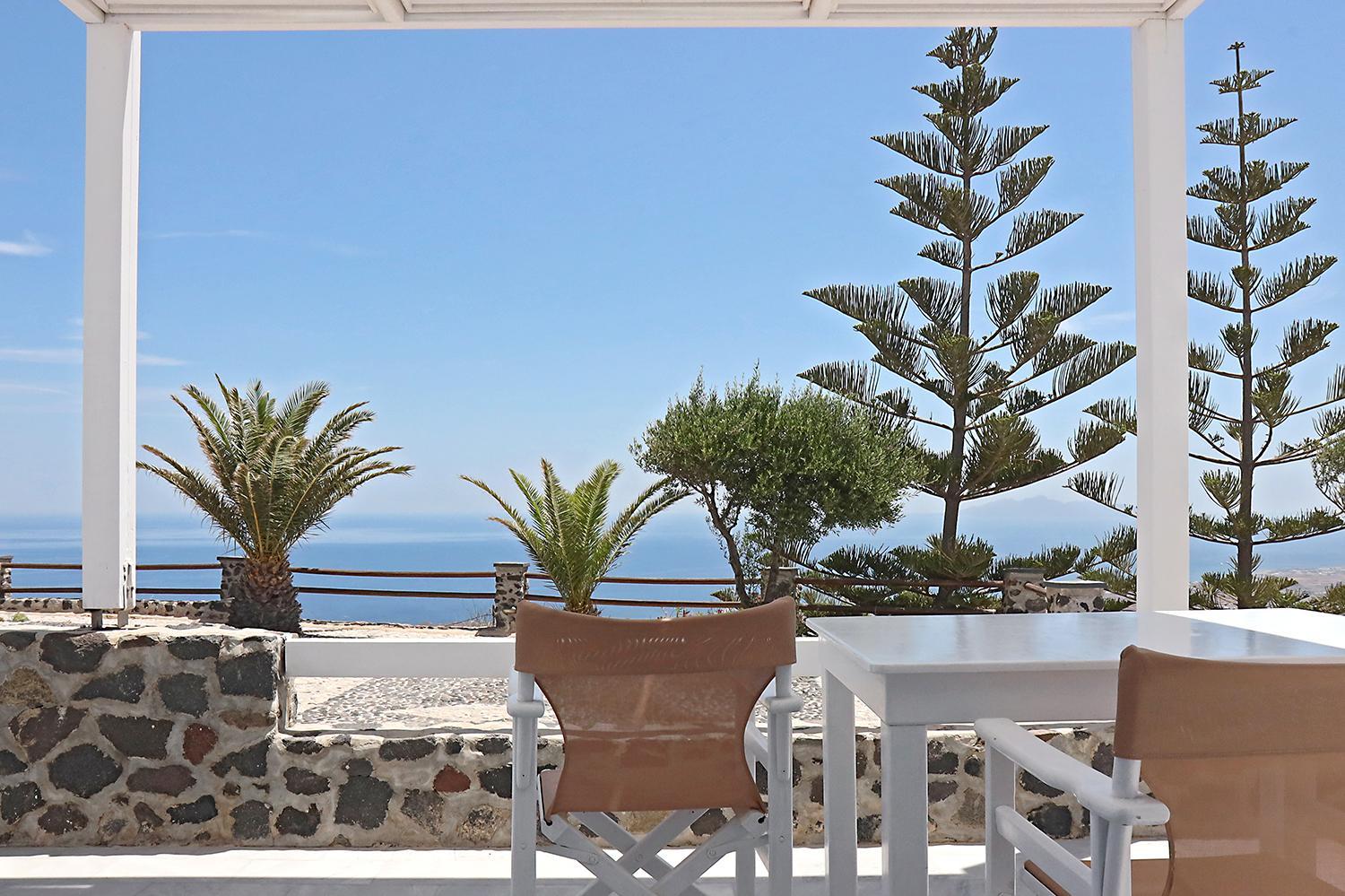 Premier Suite with Hot Tub and Sea View - Photo 11