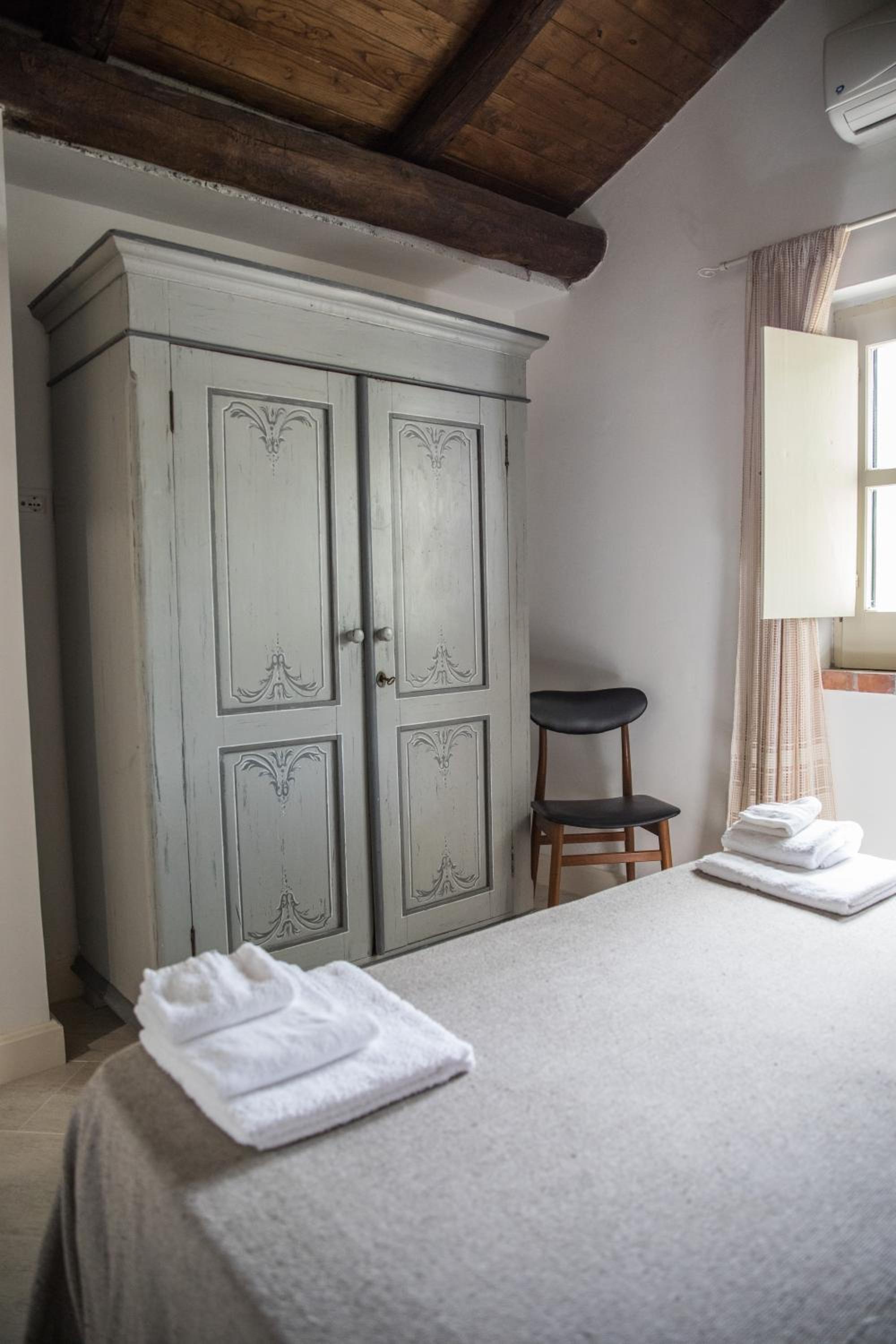 One-Bedroom House - Photo 5