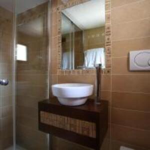 Economy Double with Private External Bathroom - Photo 2