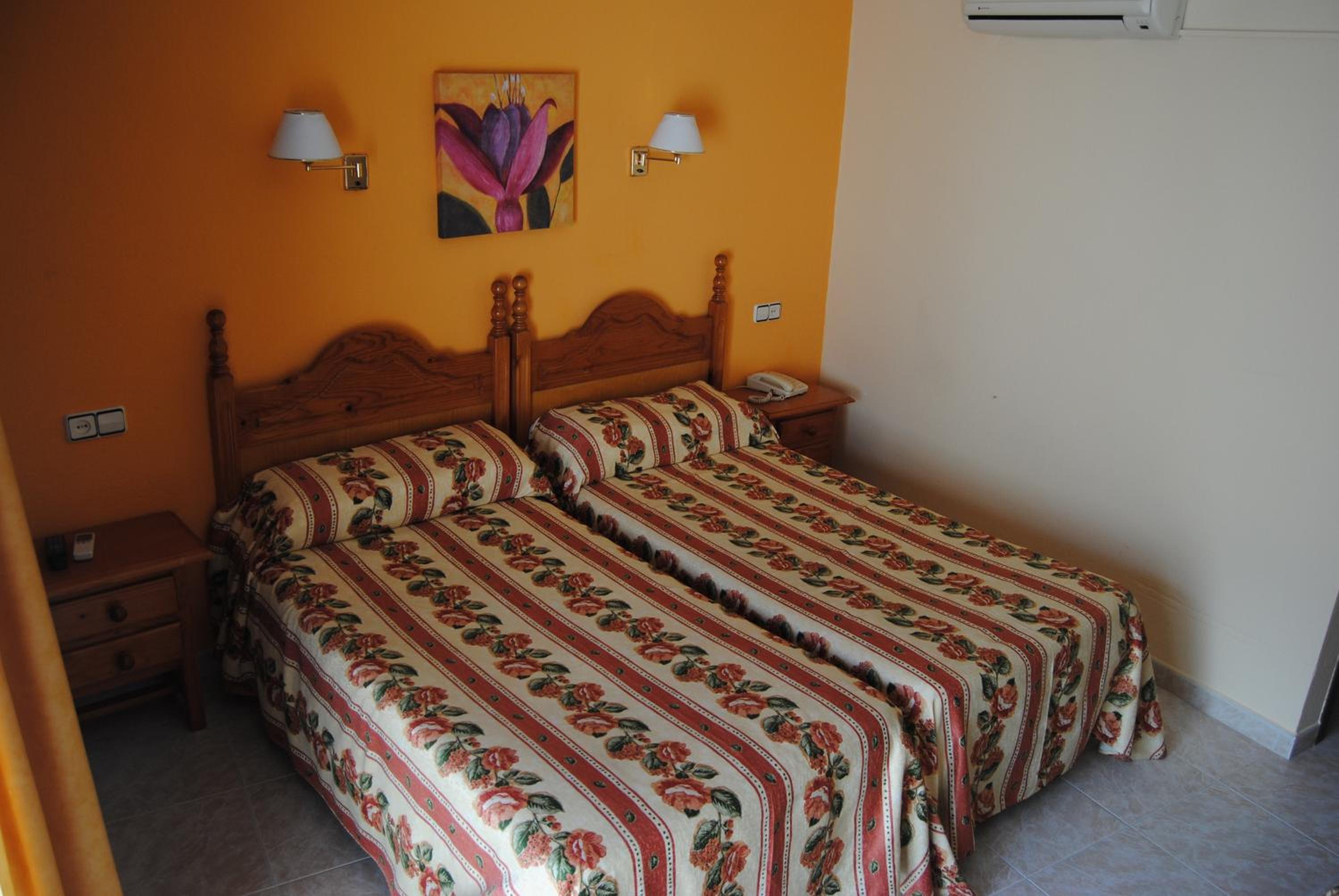 Double or Twin Room photo 3