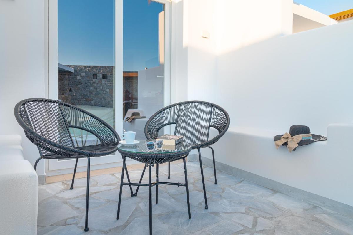 Deluxe Room with Pool View