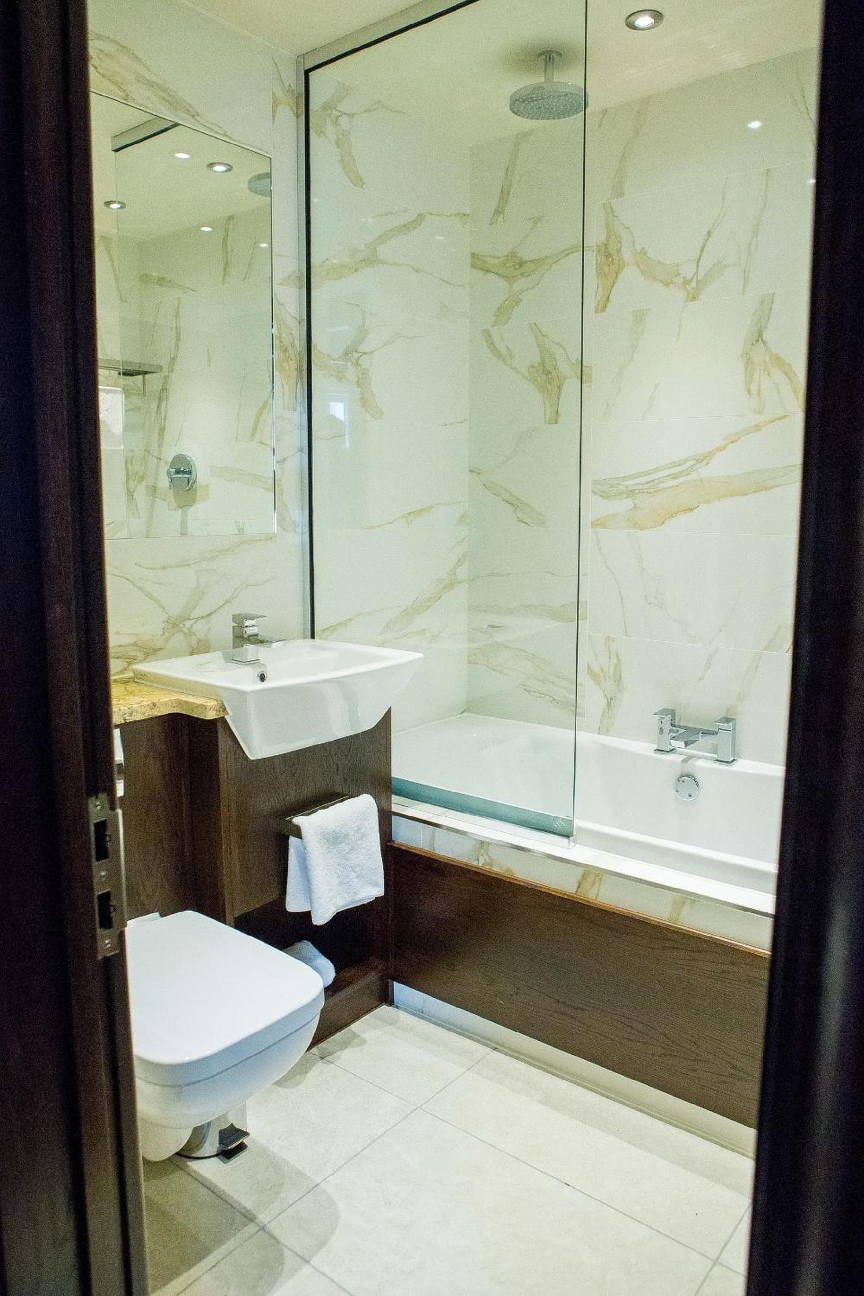 Executive Deluxe Double Room - Photo 6