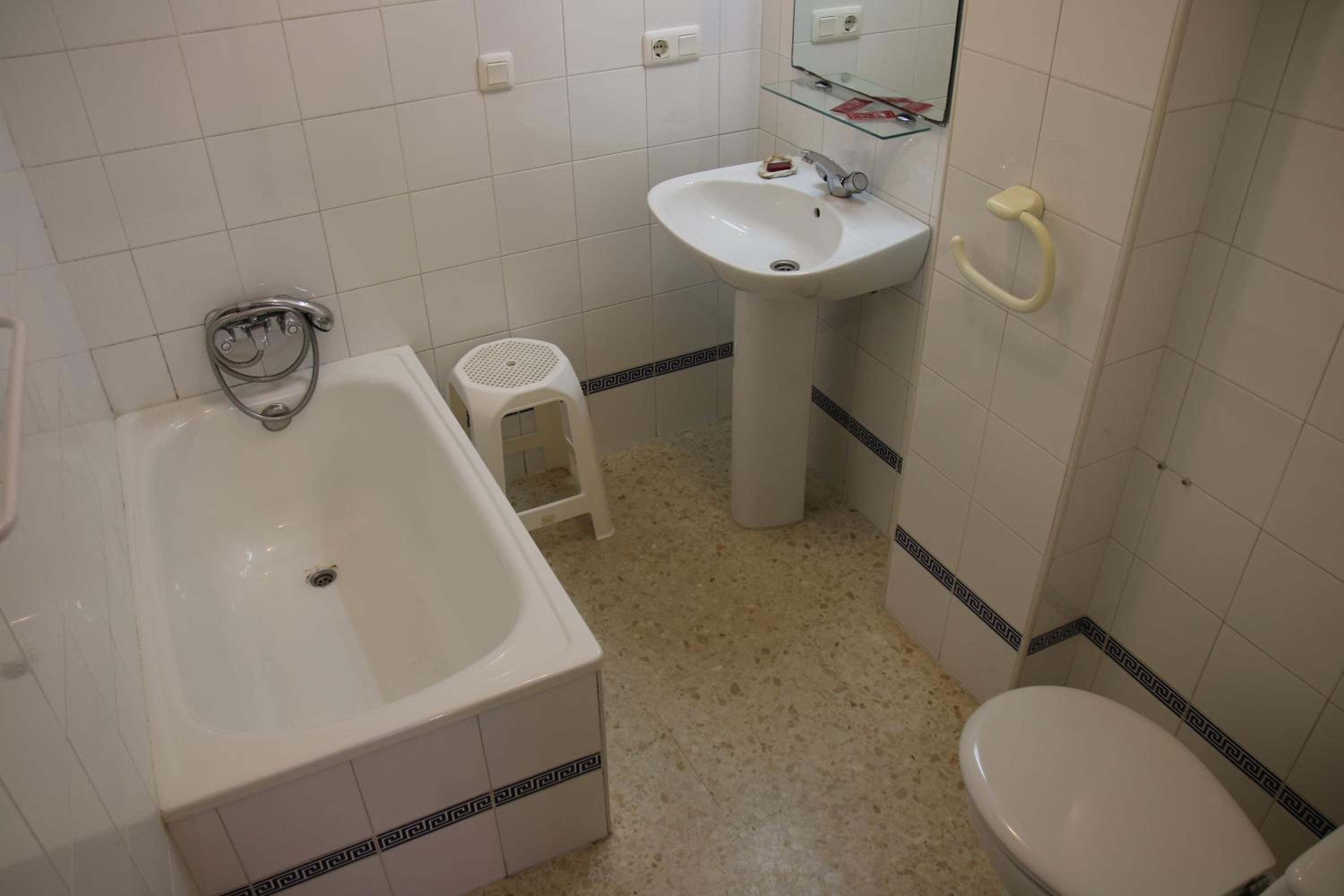 Double or Twin Room - Photo 10