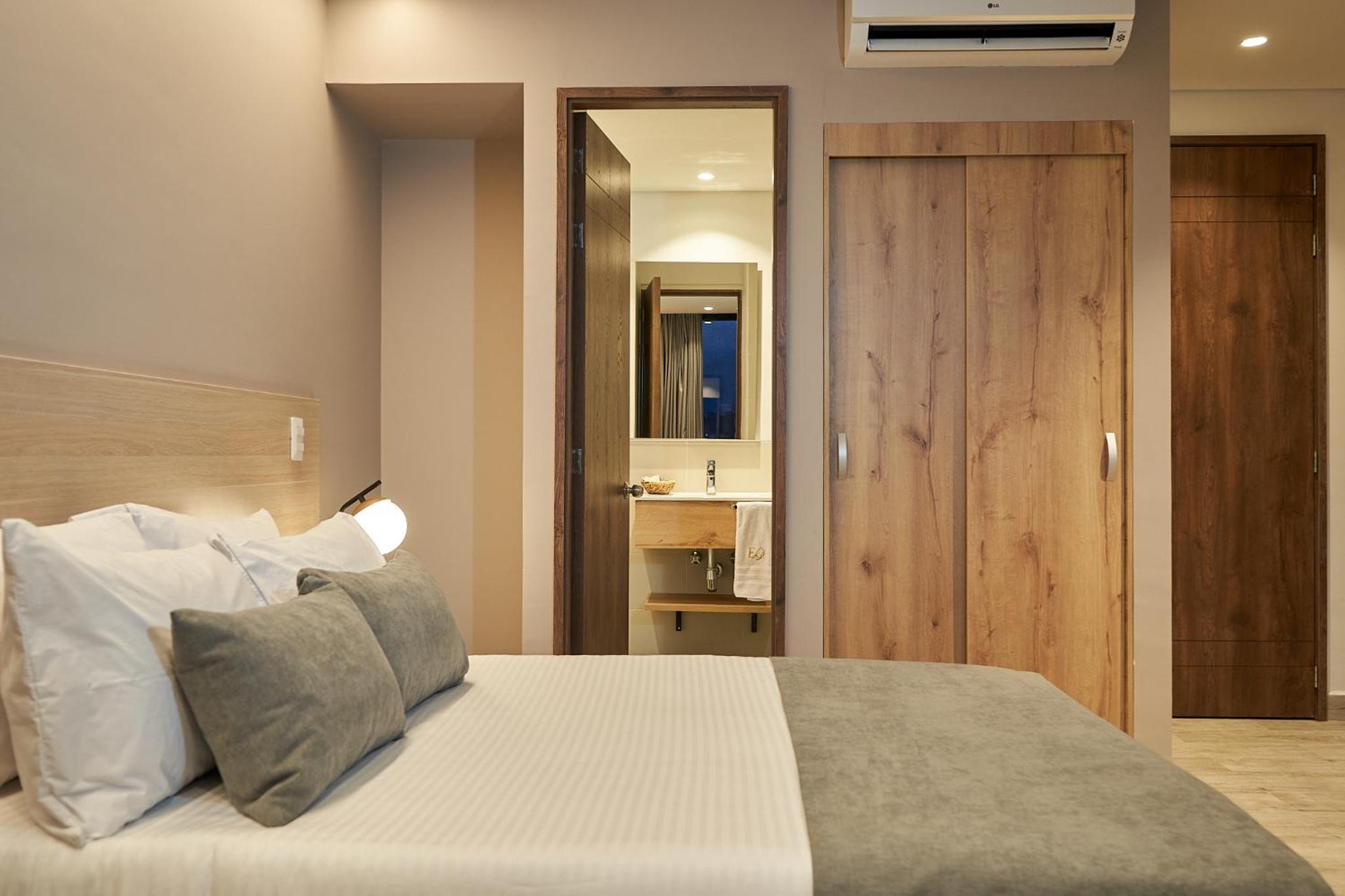 Standard Room - Photo 11