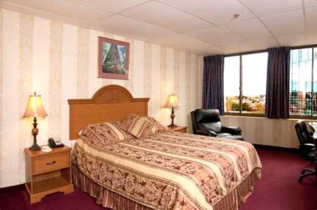 Queen Room - Photo 2