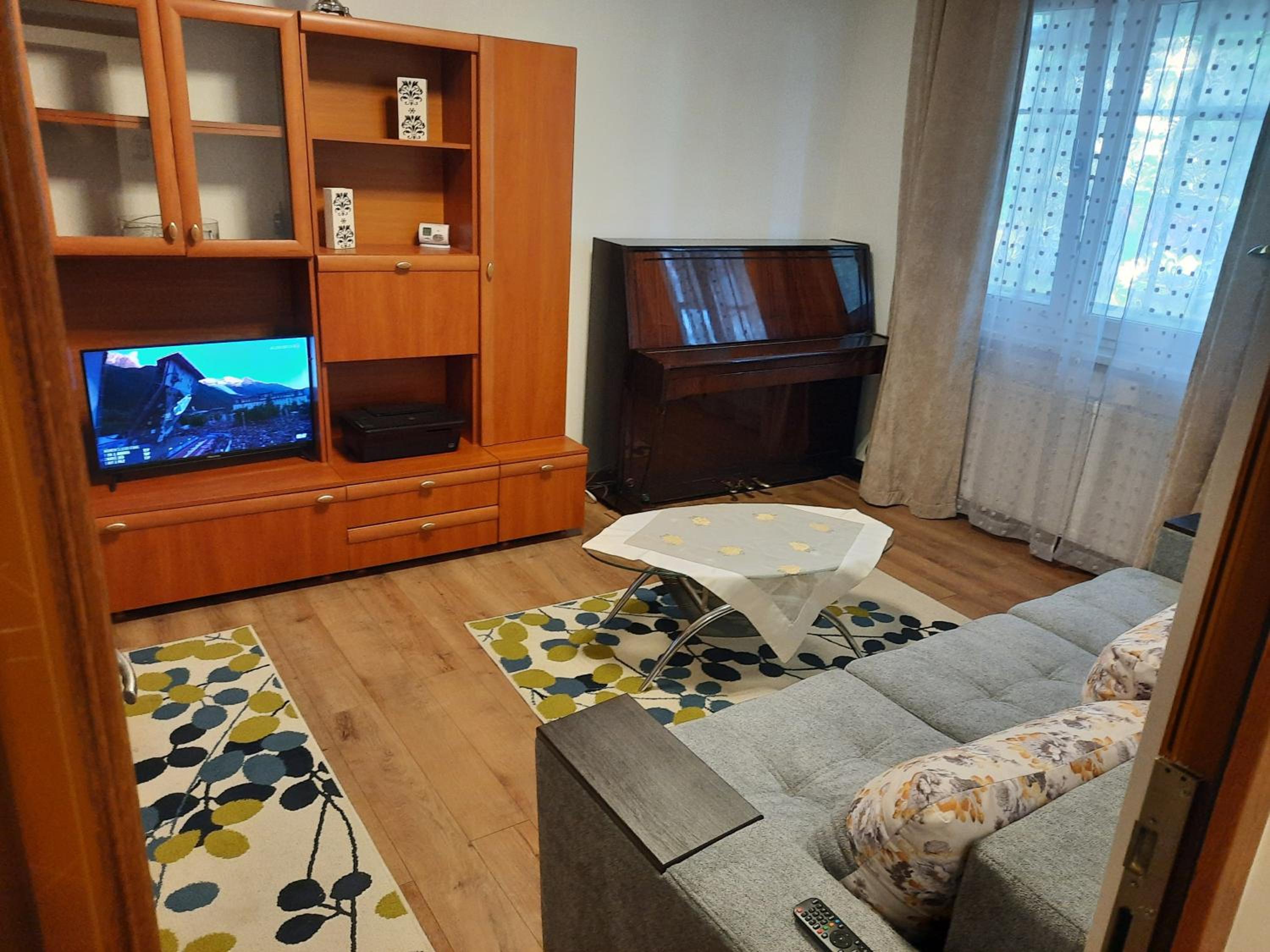 One-Bedroom Apartment photo 2