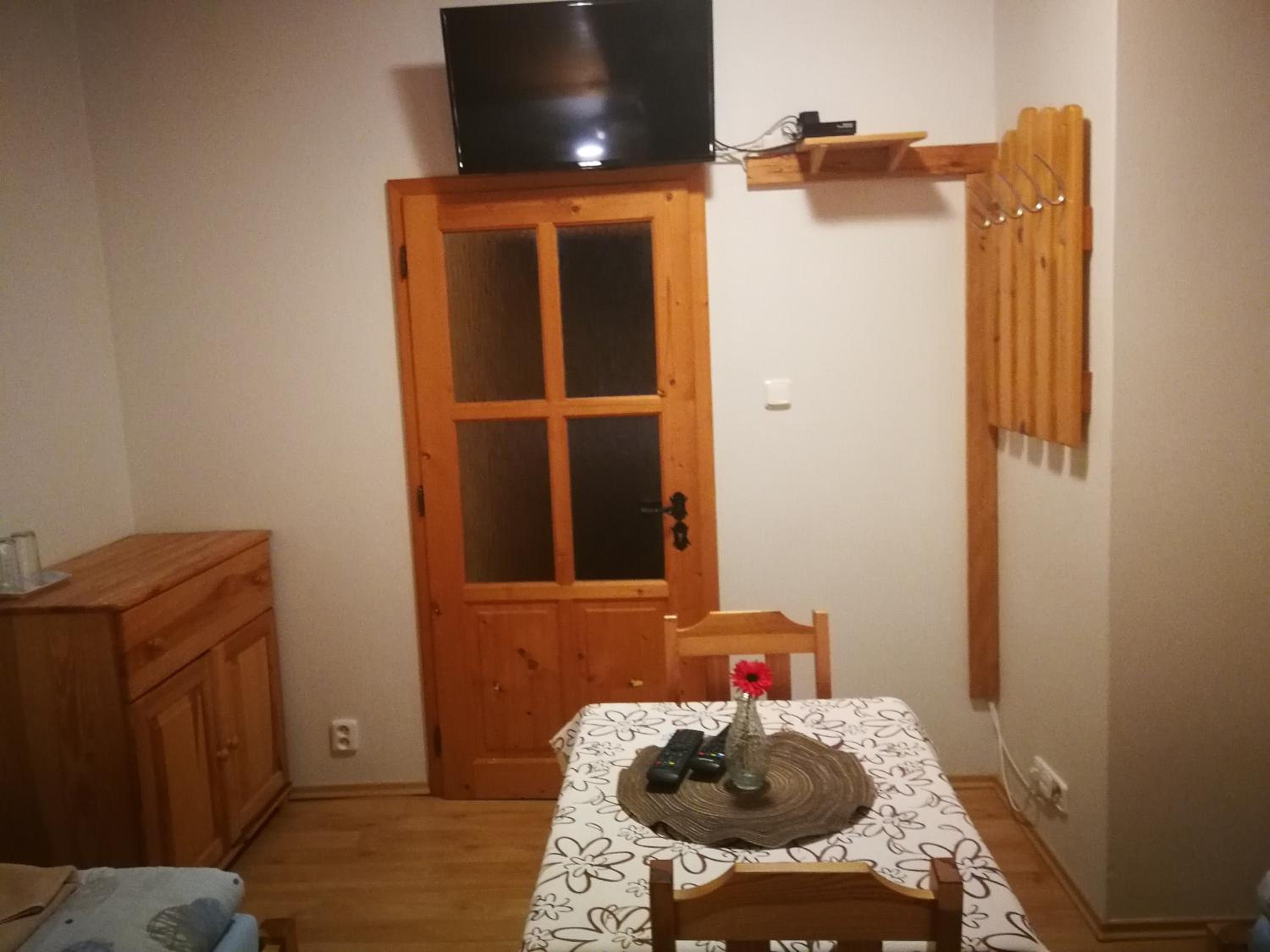 Twin Room with Private Bathroom - Photo 3