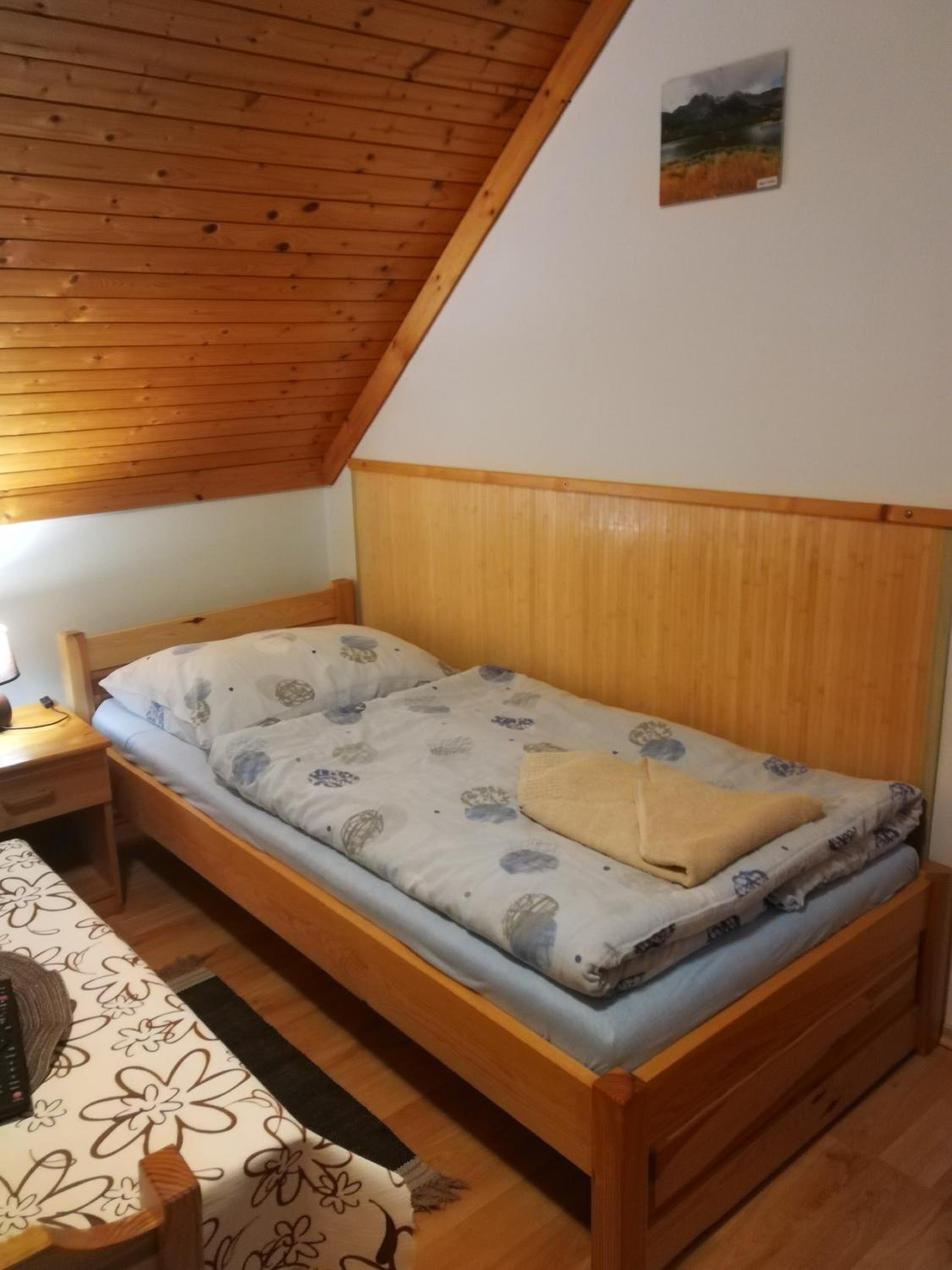 Twin Room with Private Bathroom - Photo 6