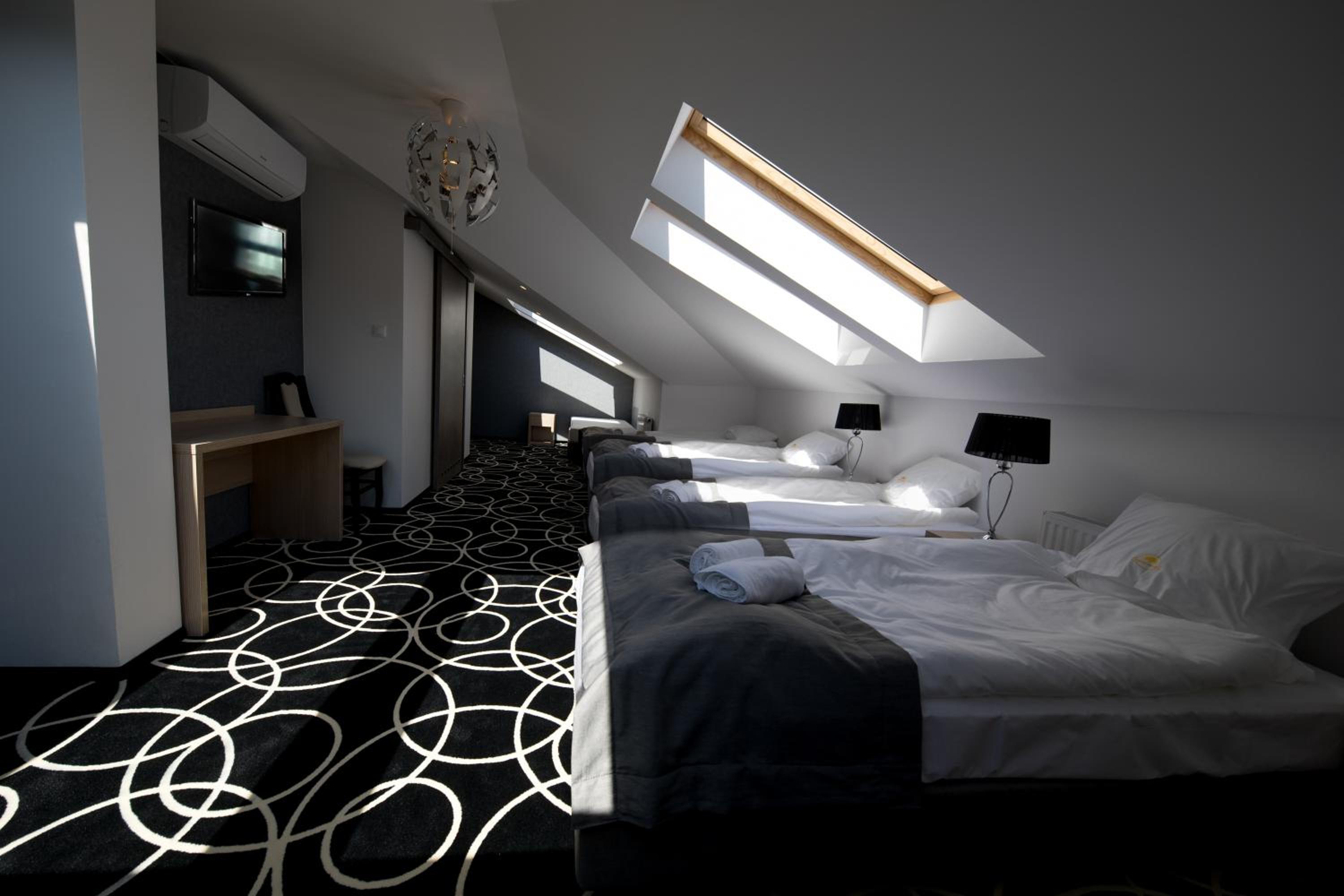 Deluxe Family Room - Photo 1