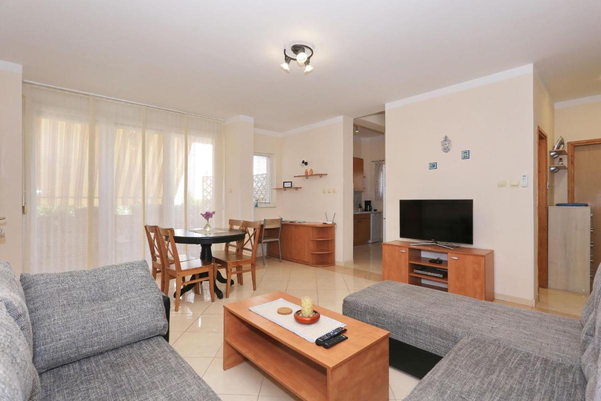 Apartment - Ground Floor photo 2