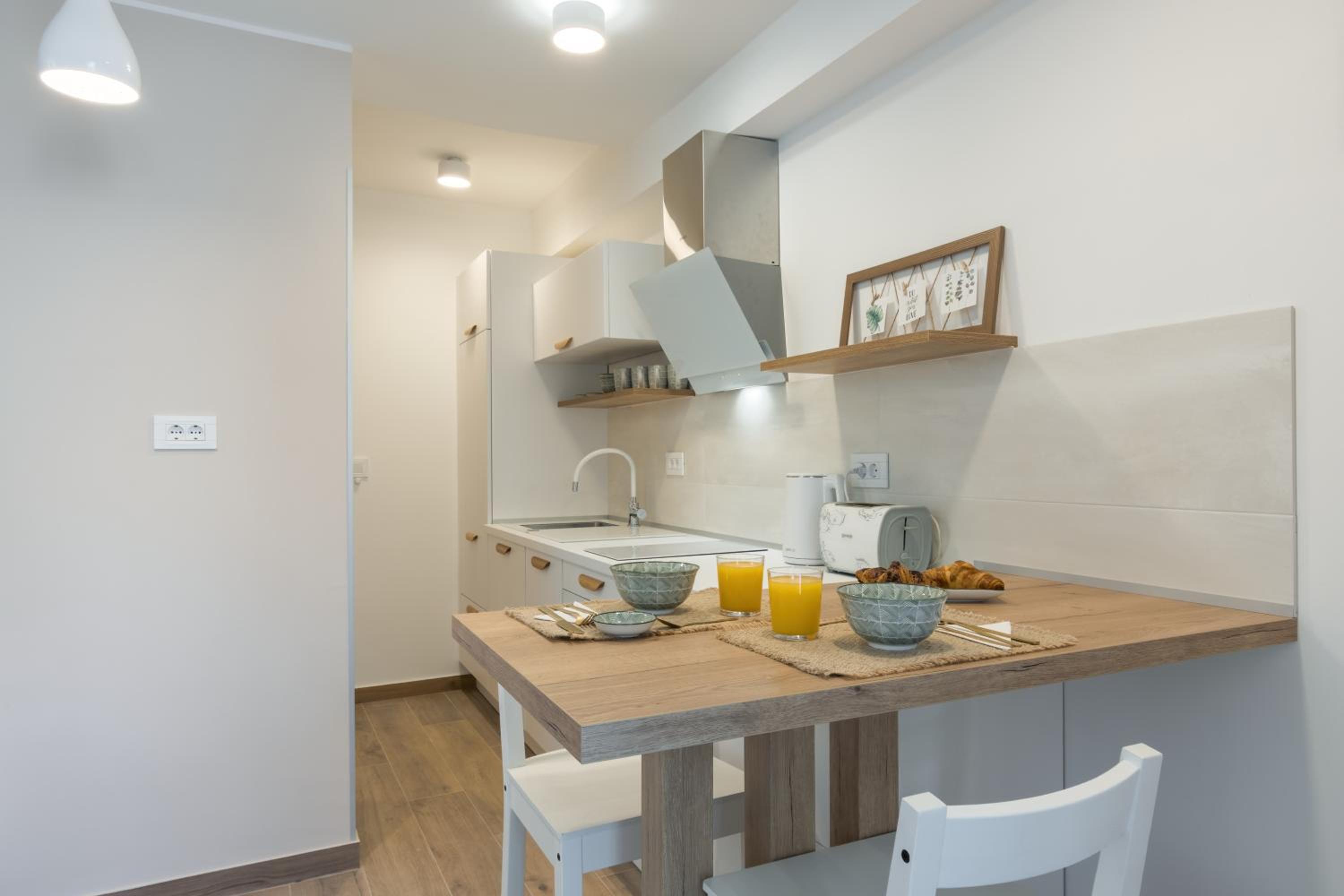 One-Bedroom Apartment - Photo 17