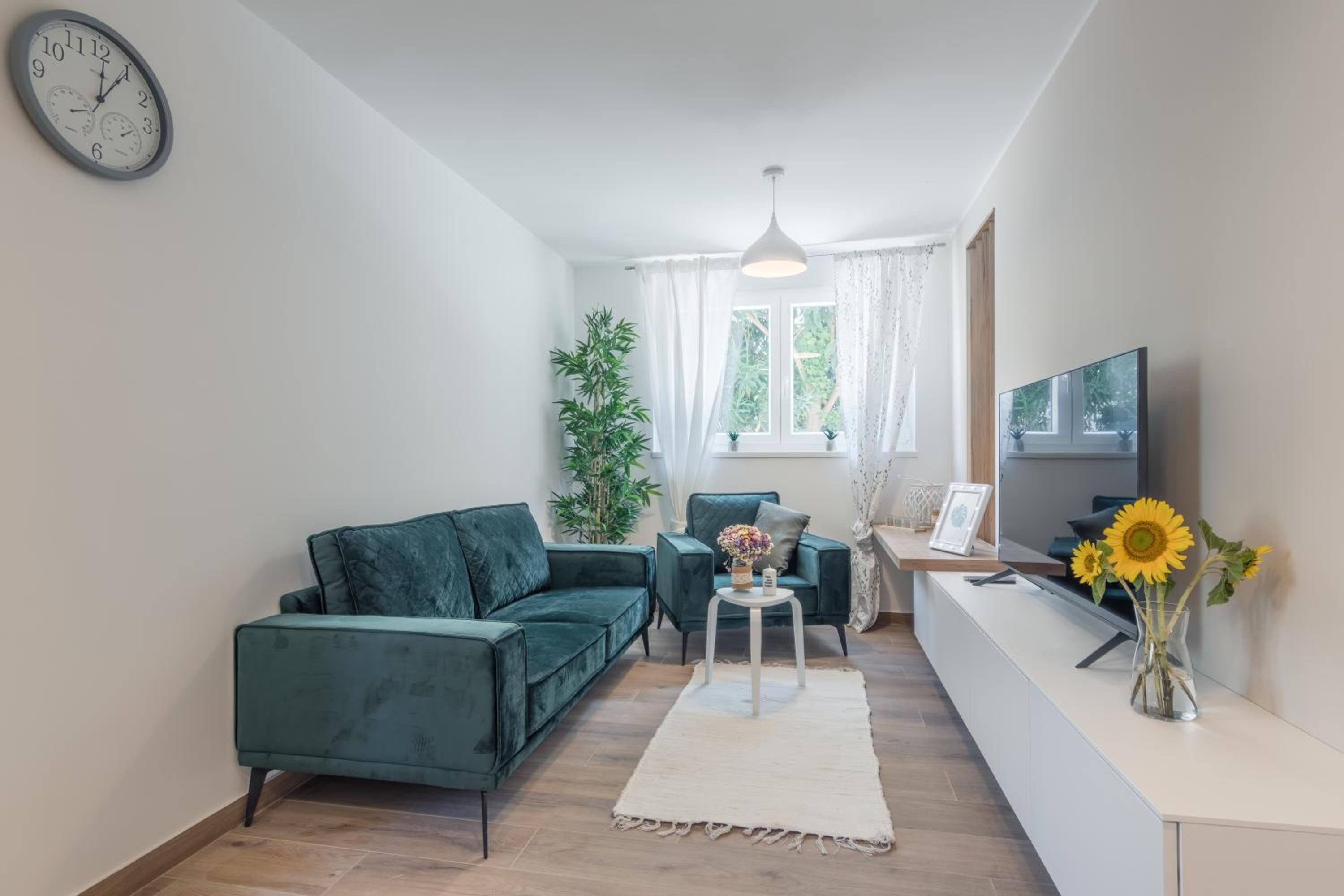 One-Bedroom Apartment - Photo 10