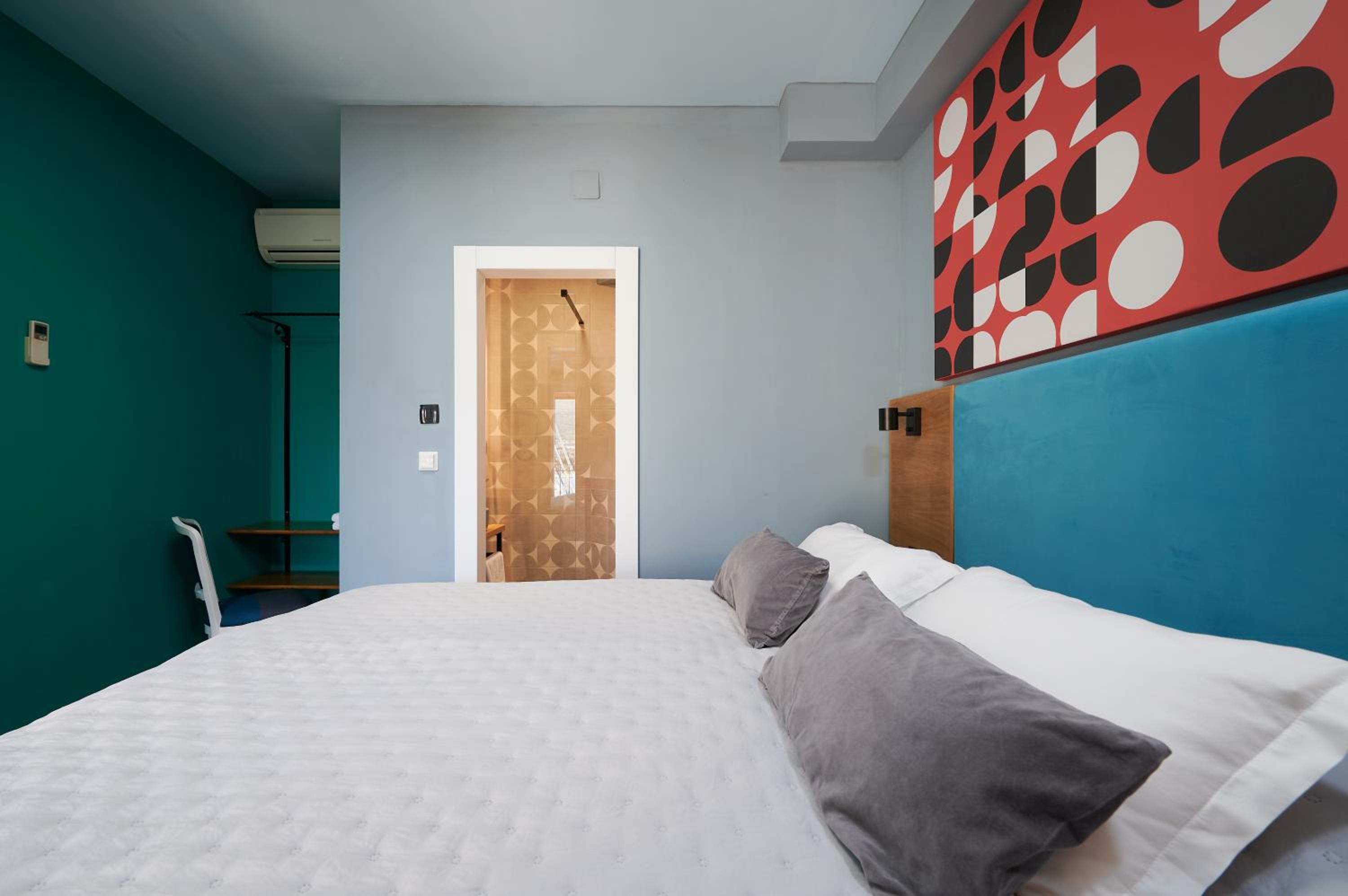 Deluxe Double Room with Balcony and Sea View - Photo 16