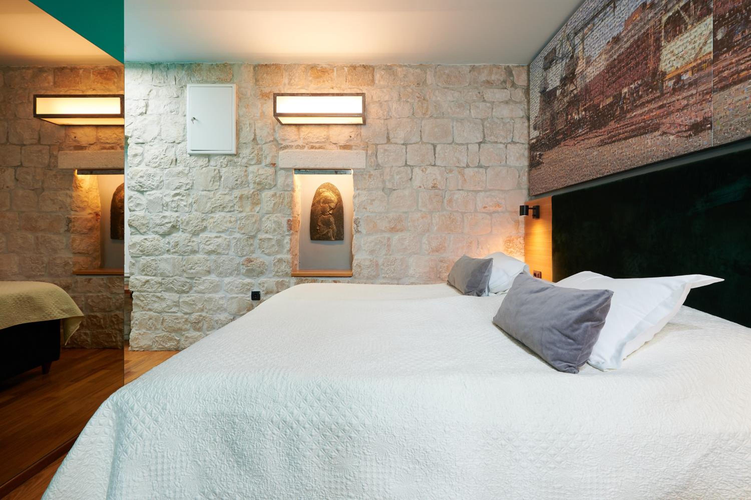 Deluxe Double Room with Balcony and Sea View - Photo 2