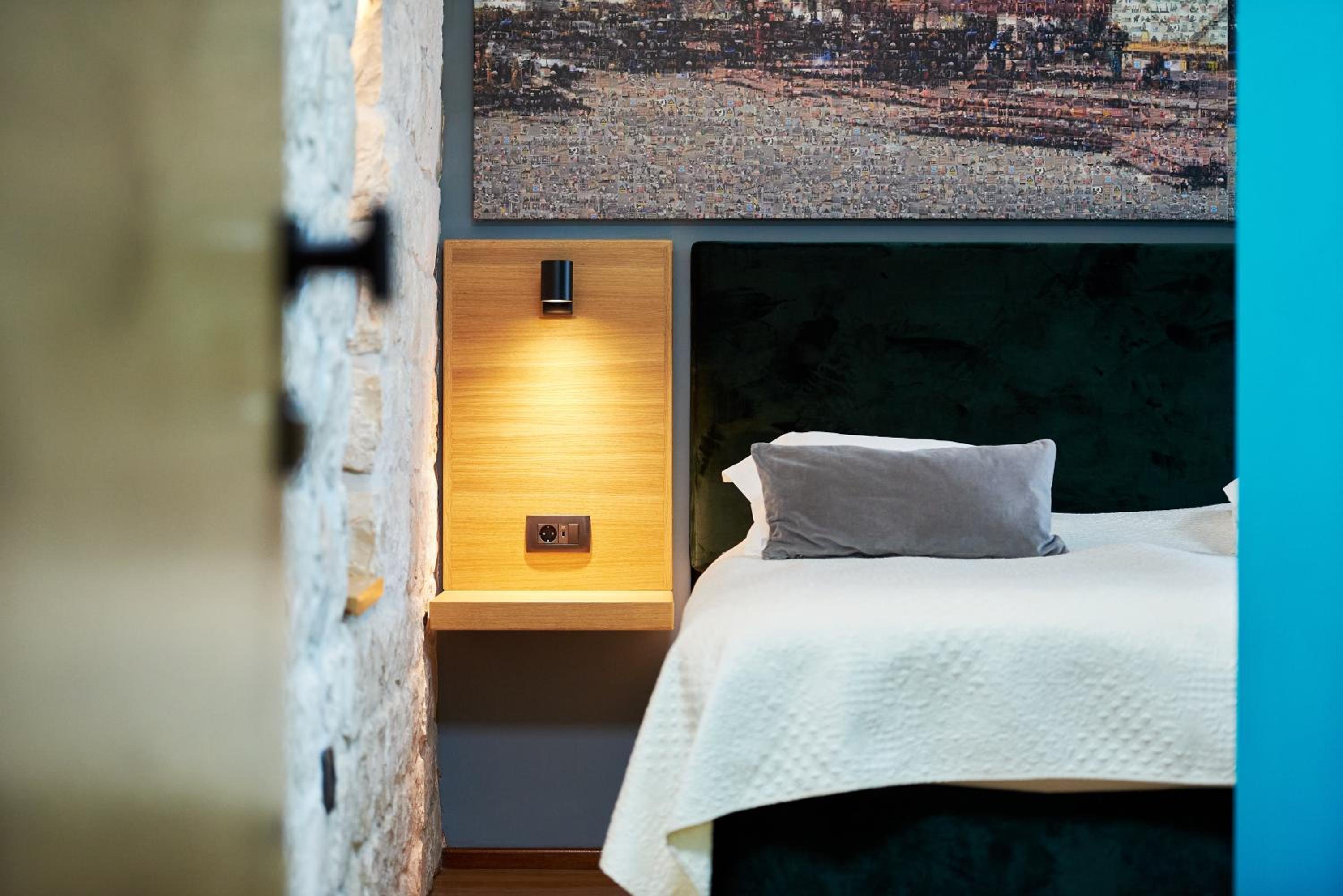 Deluxe Double Room with Balcony and Sea View - Photo 10