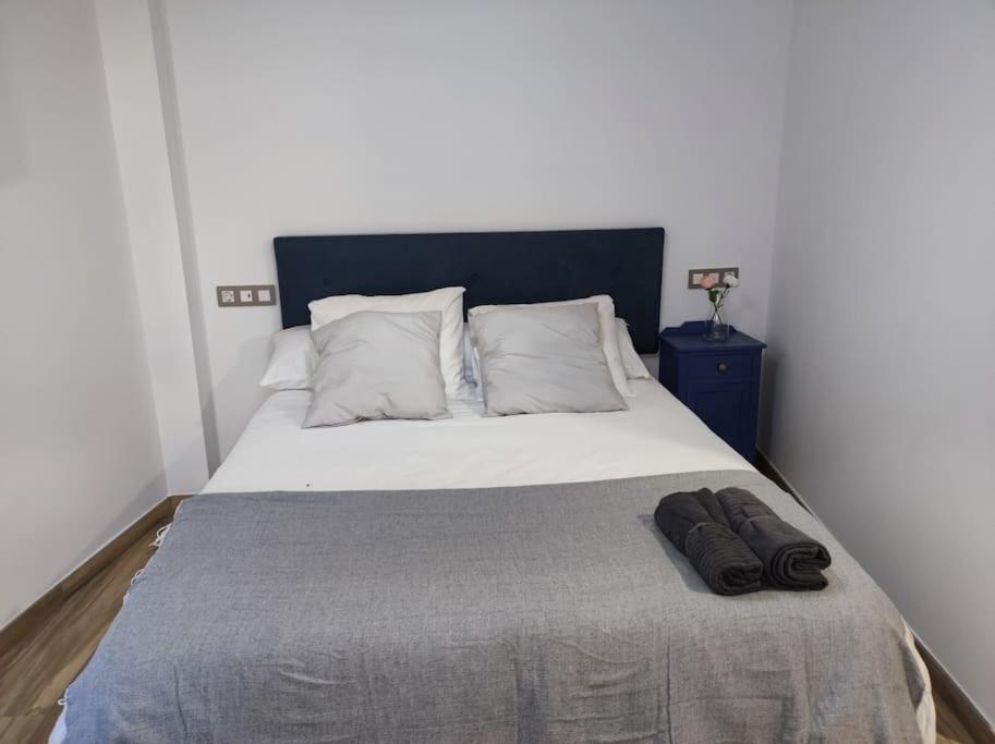 Three-Bedroom House photo 2