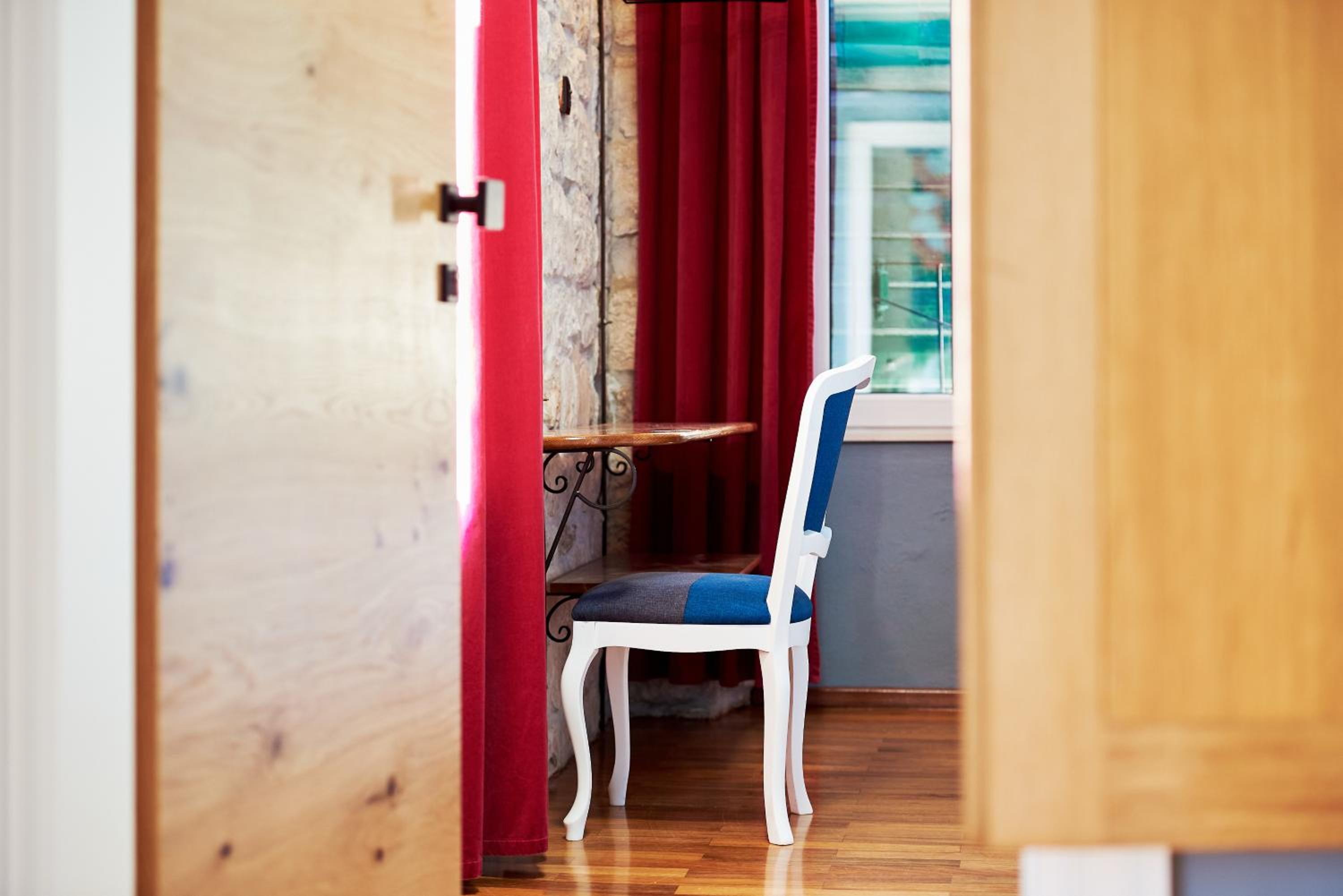 Deluxe Double Room with Sea View - Photo 11