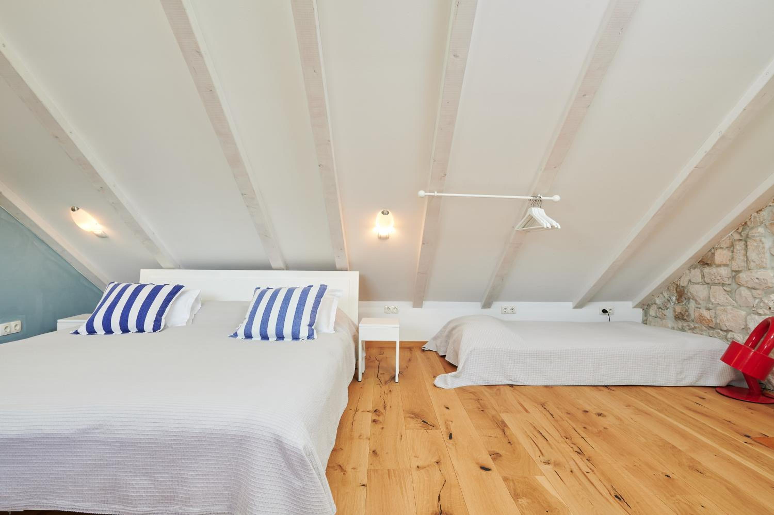 Deluxe Double Room with Sea View - Photo 28