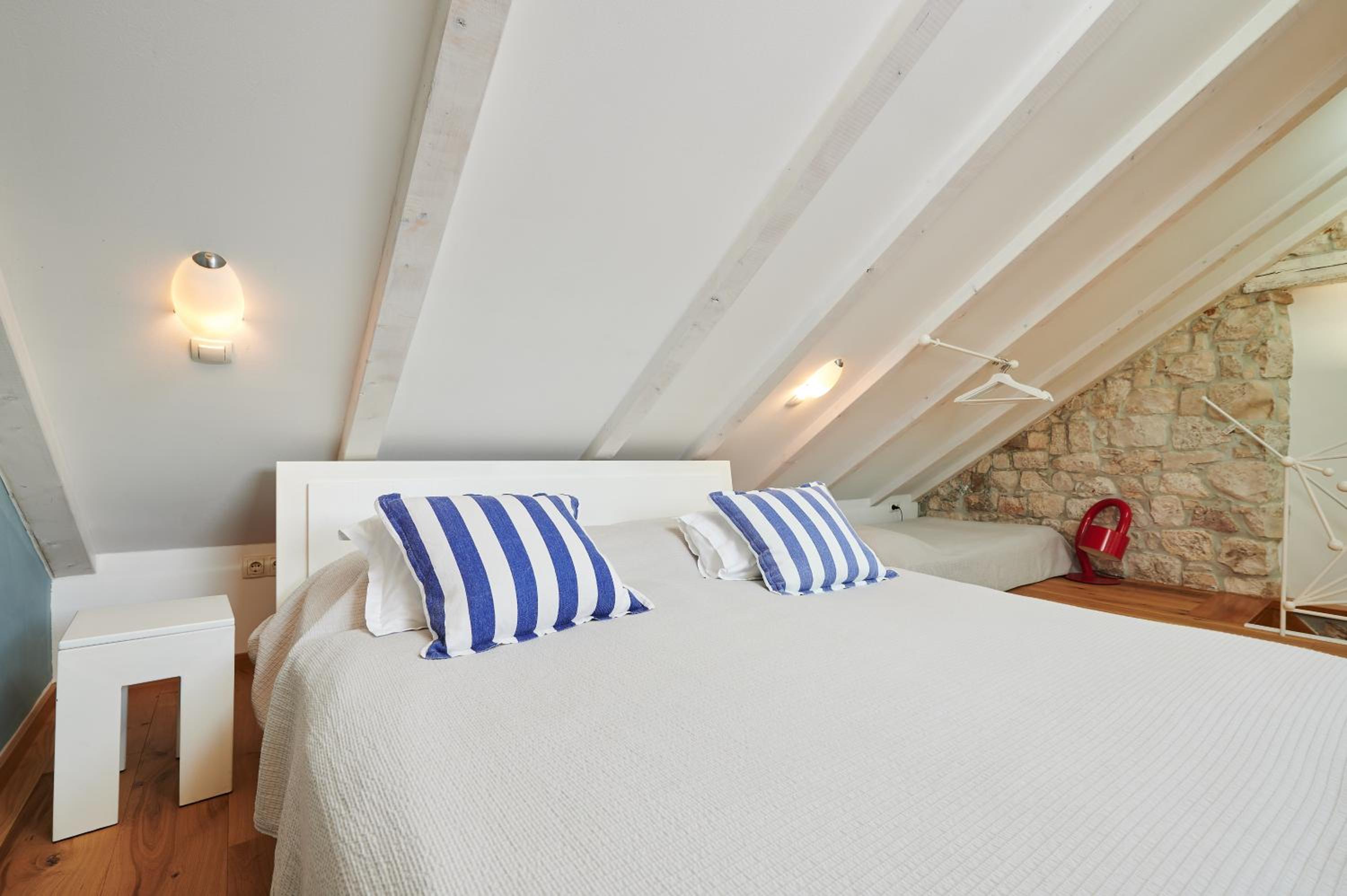 Deluxe Double Room with Sea View - Photo 30