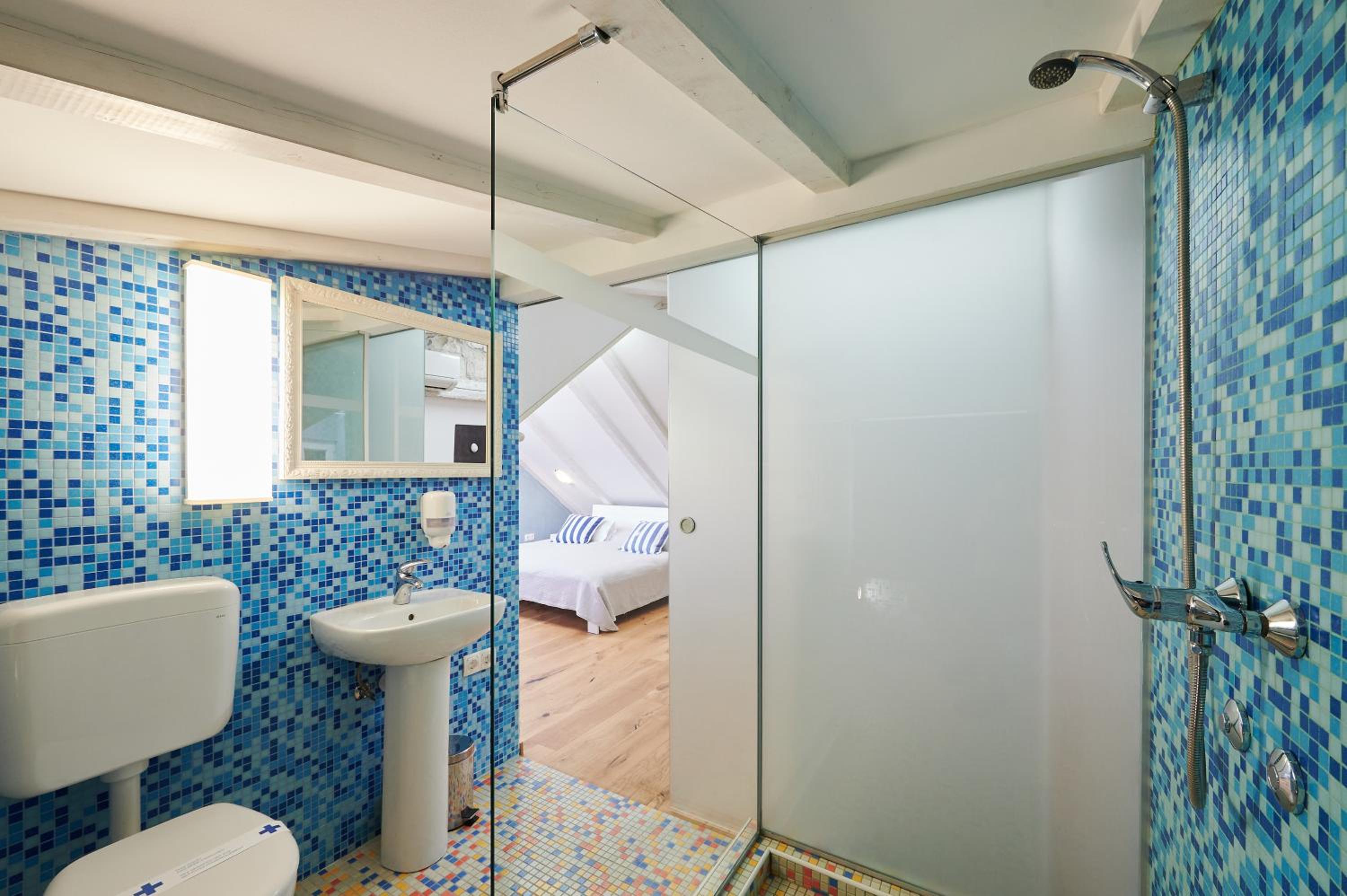 Deluxe Double Room with Sea View - Photo 20