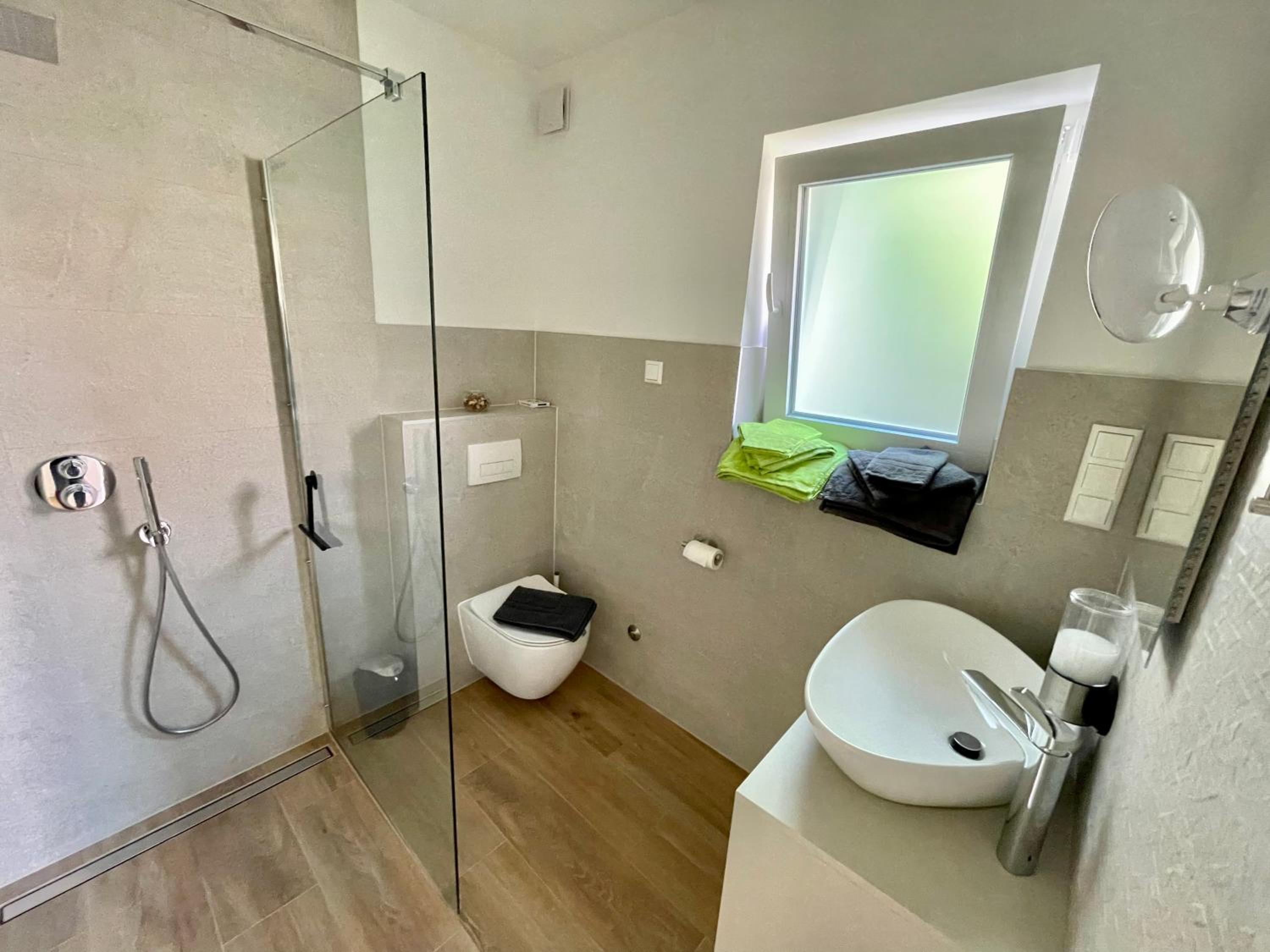One-Bedroom Apartment - Photo 8