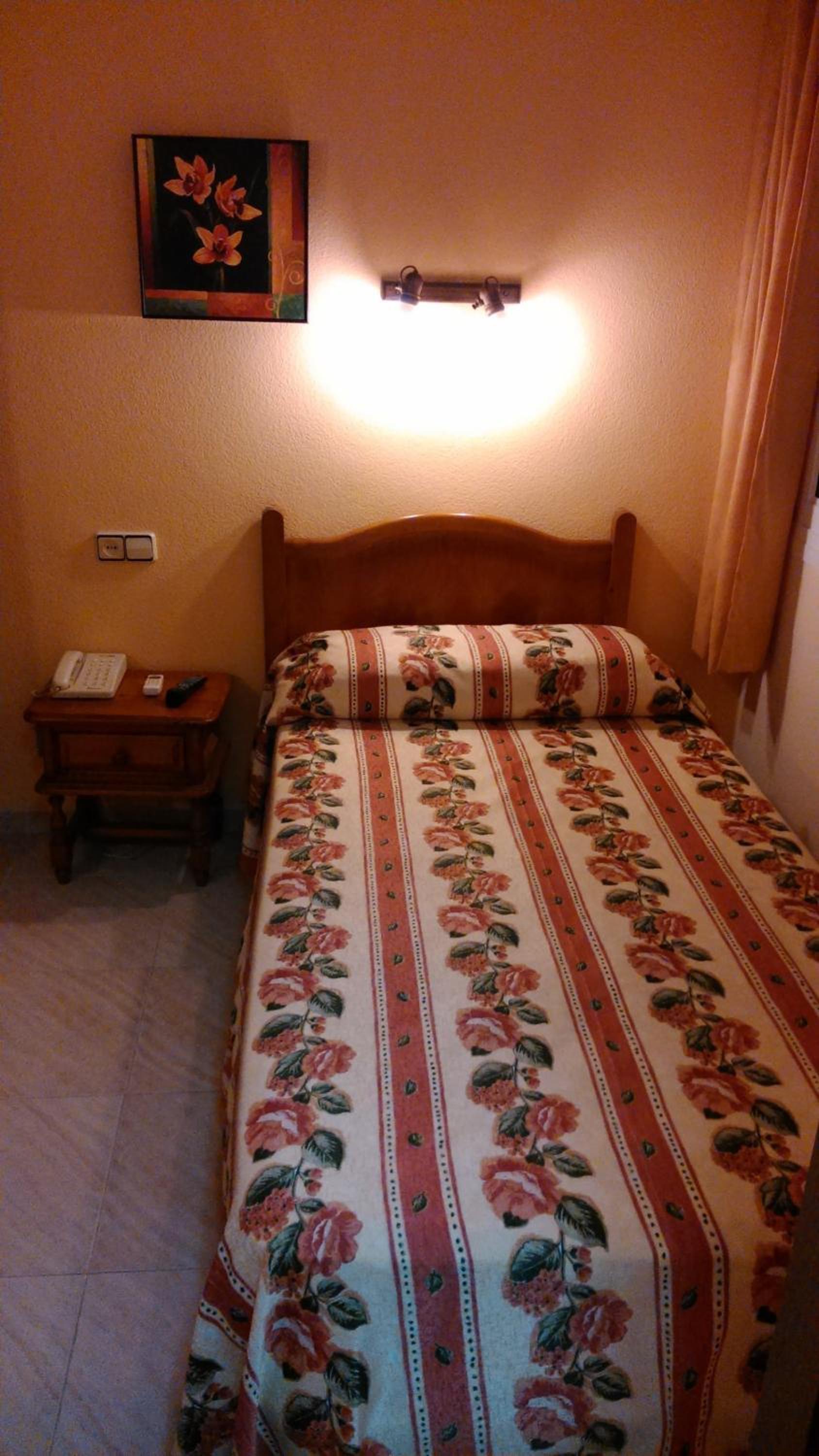 Single Room photo 3