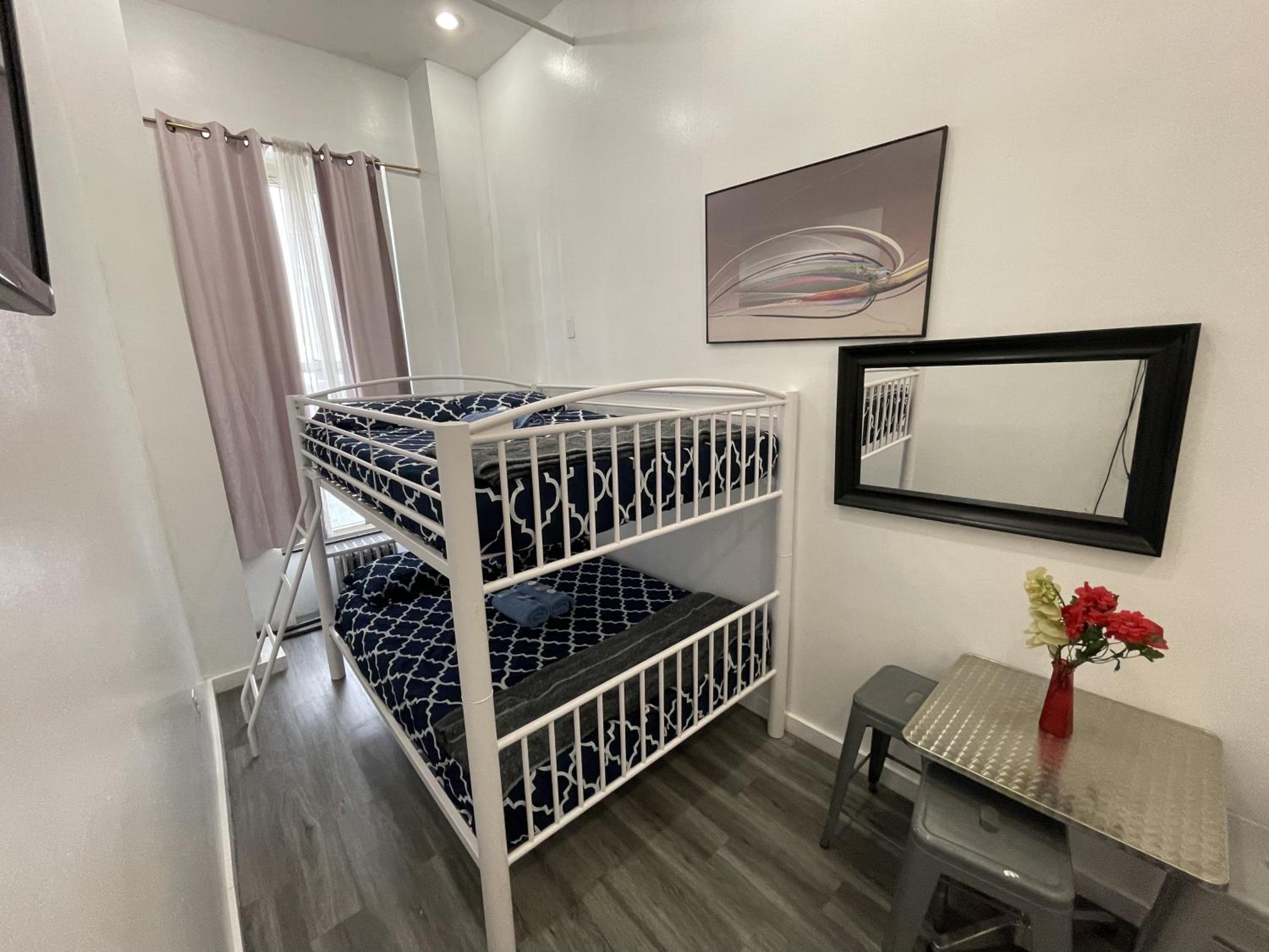 Apartment With Shared Bathroom photo 1