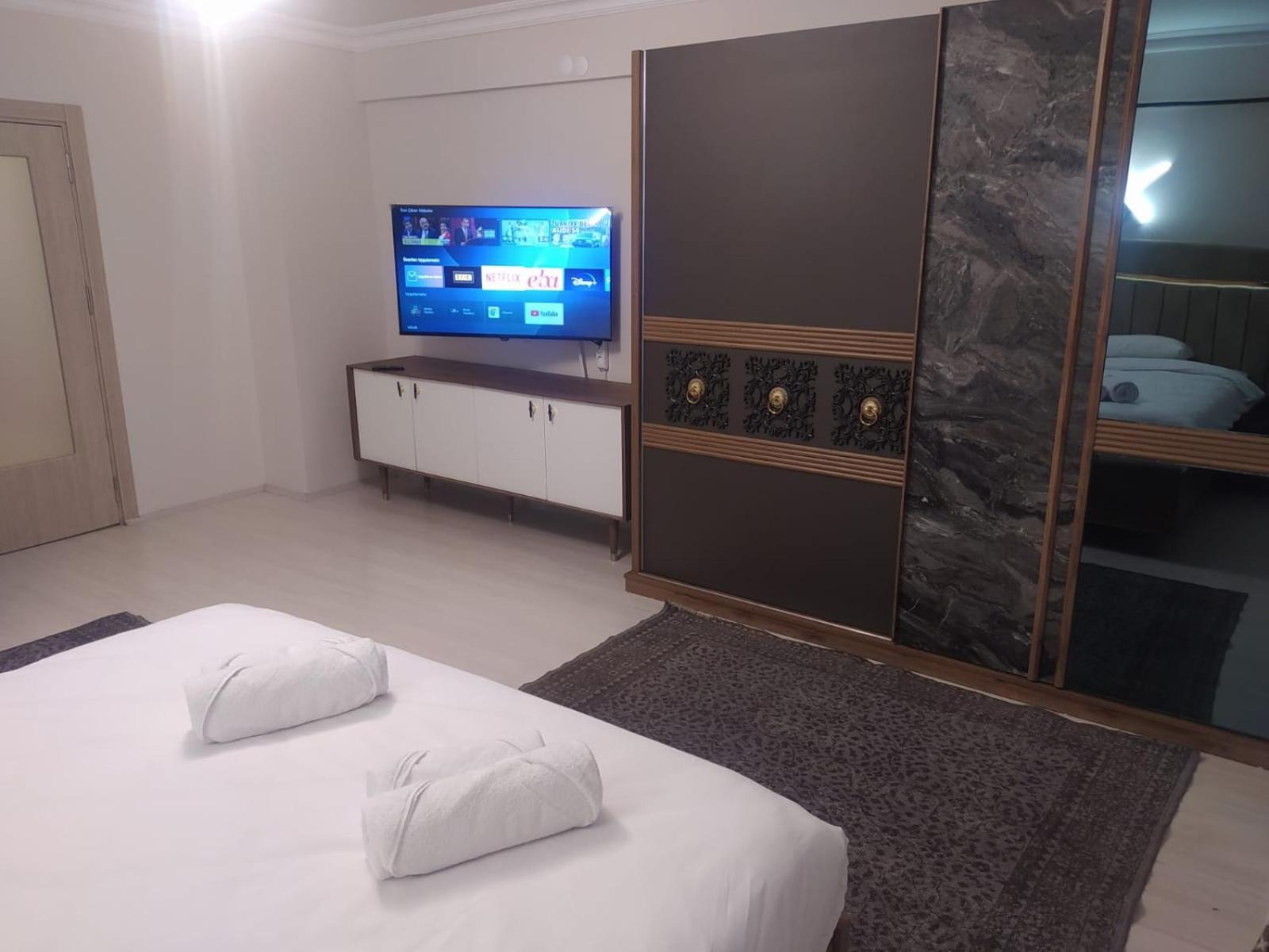 Family Room - Photo 11