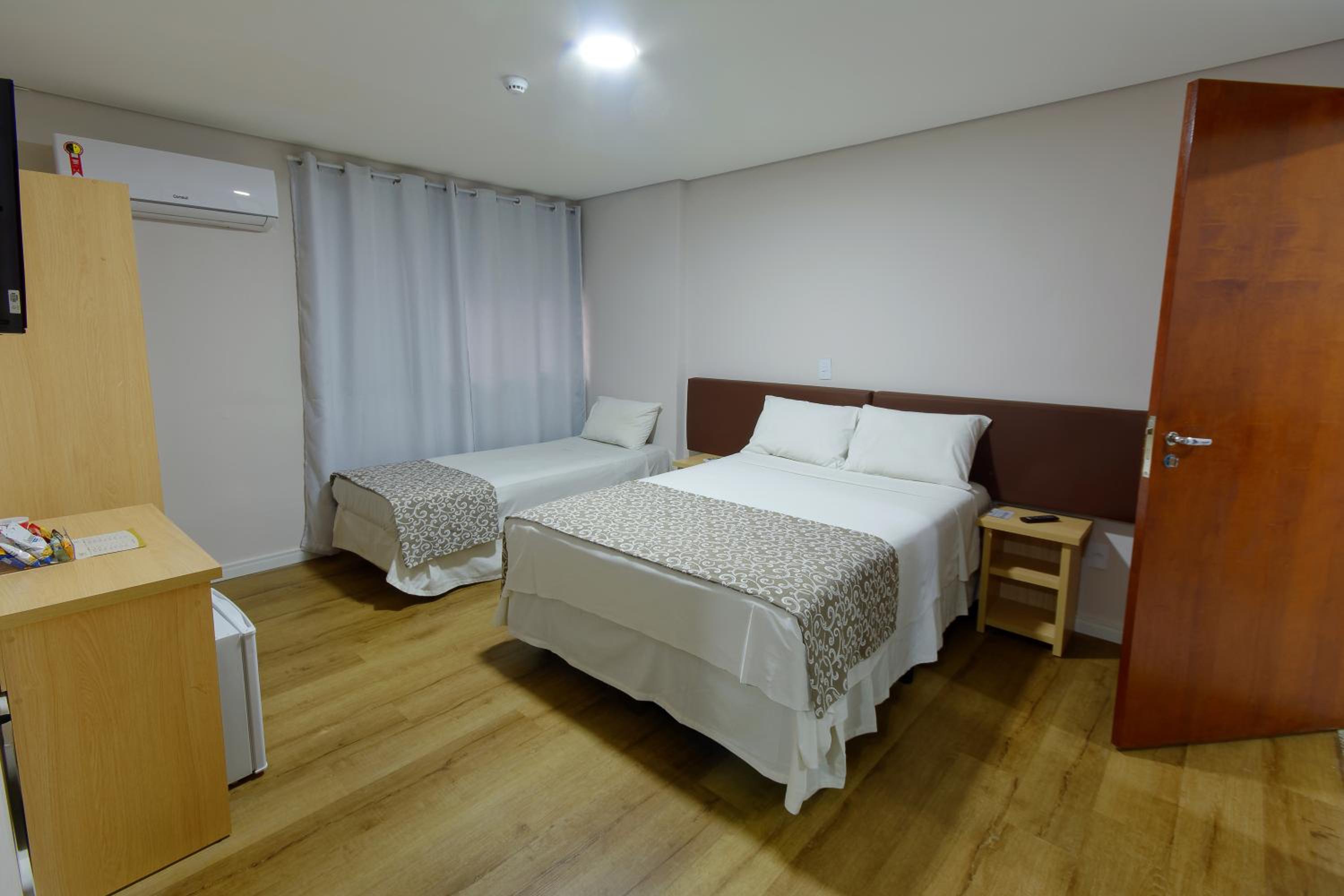 Standard Triple Room - Photo 4
