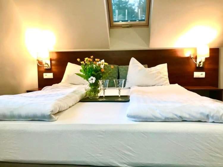 Deluxe King Room photo 1