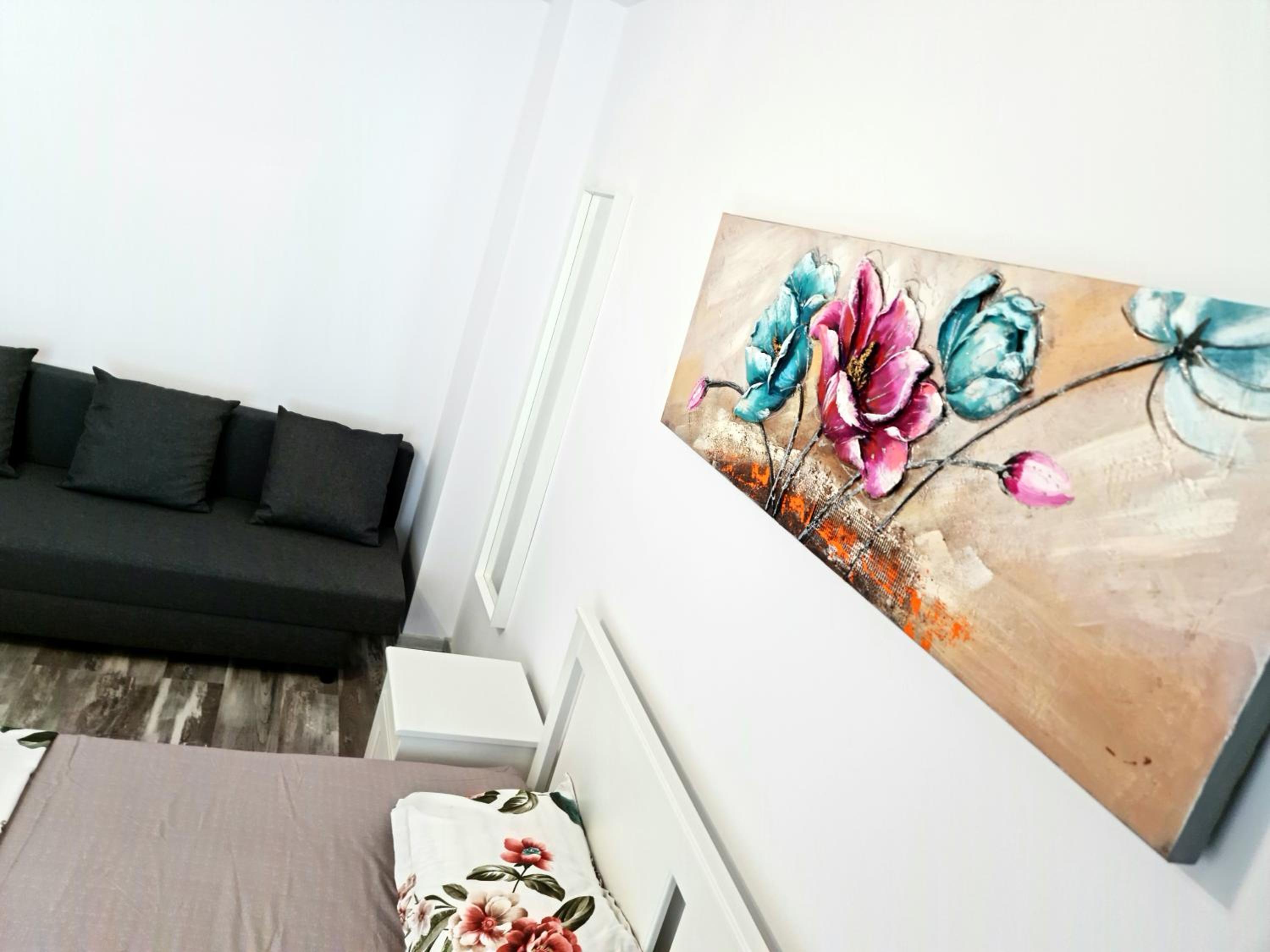Two-Bedroom Apartment - Photo 5