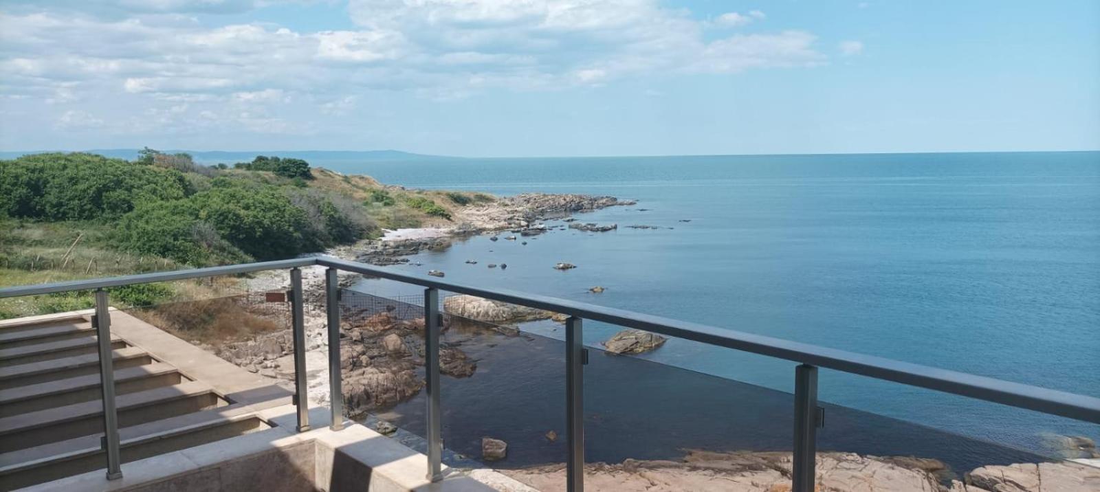 Two-Bedroom Deluxe Apartment with Ocean View photo 1