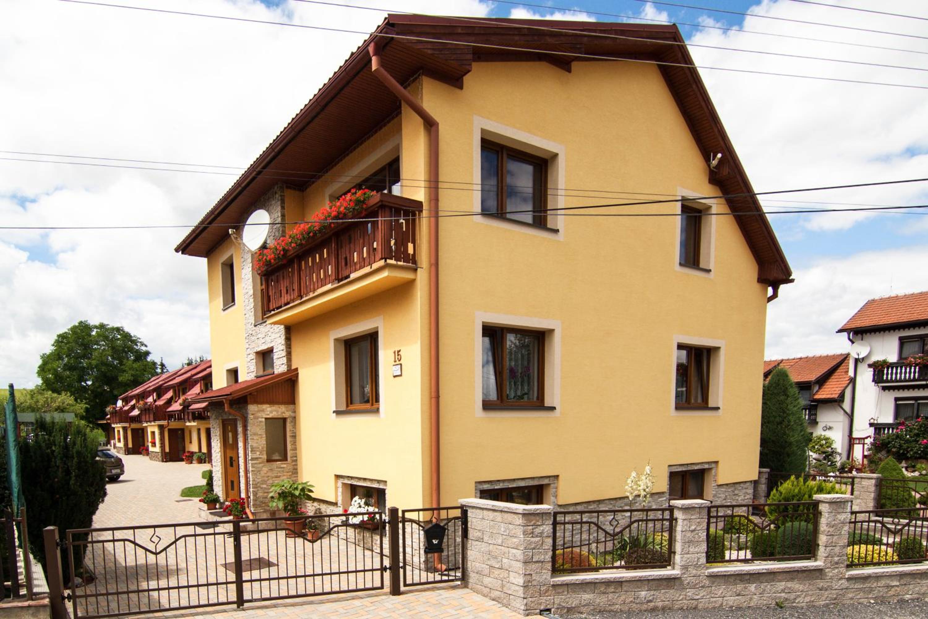 Apartment with Mountain View photo 2