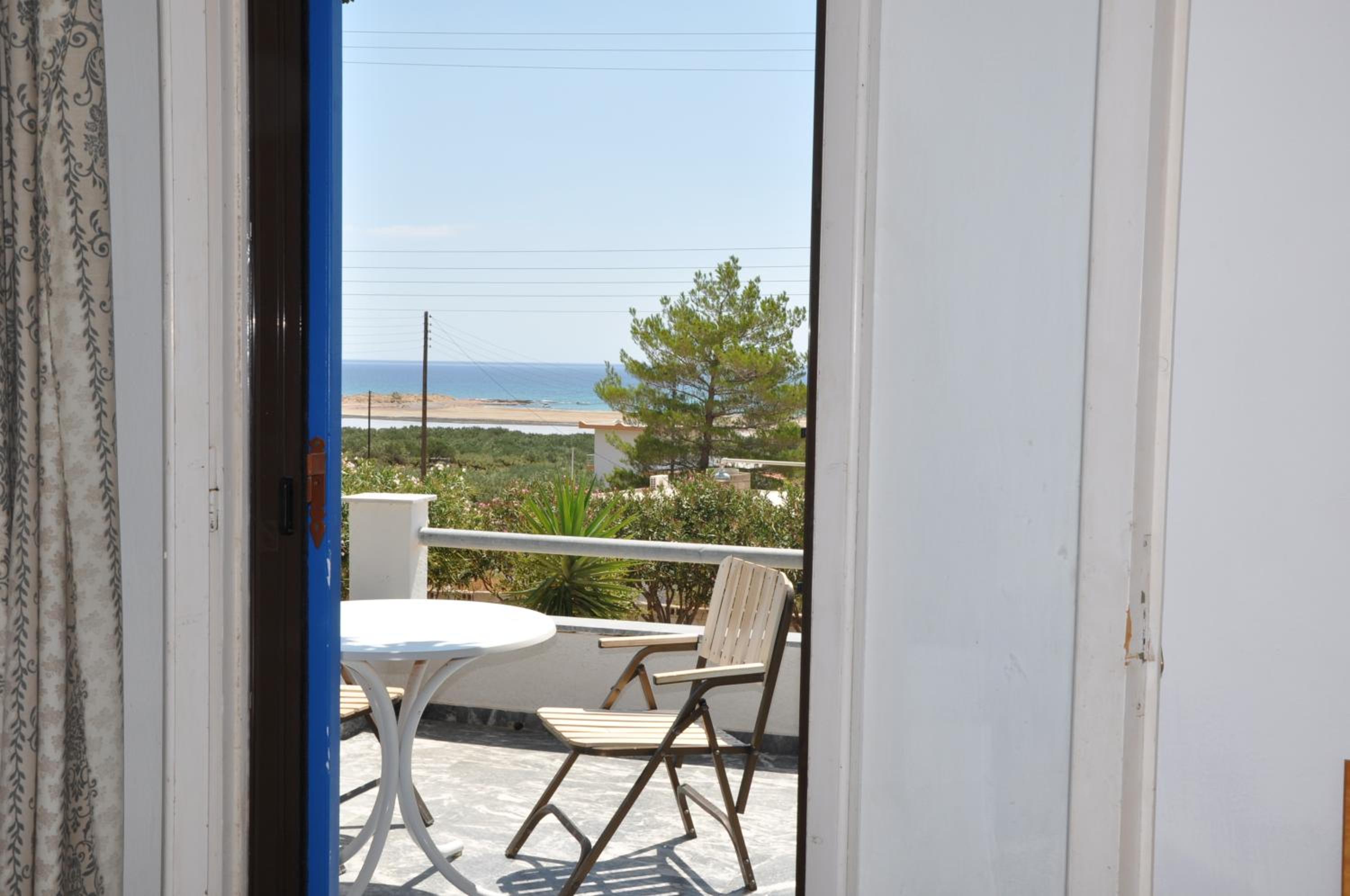 One-Bedroom Apartment with Sea View photo 3